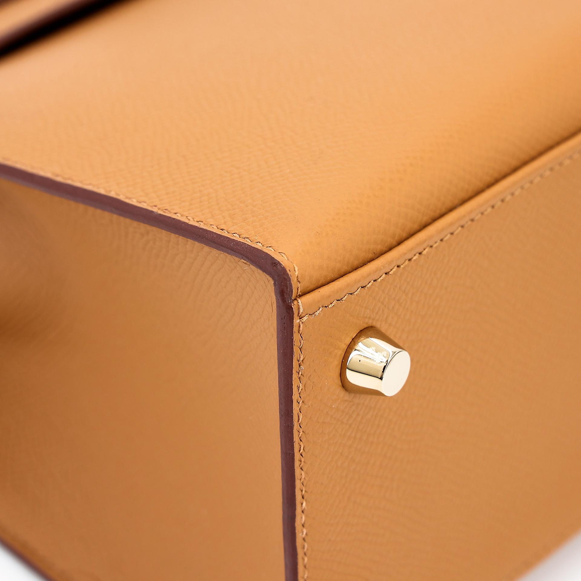 Excellent ( Rank SA ) HERMÈS Kelly 25 Sellier Sesame (2S) Epsom Gold hardware B (2023) - 9