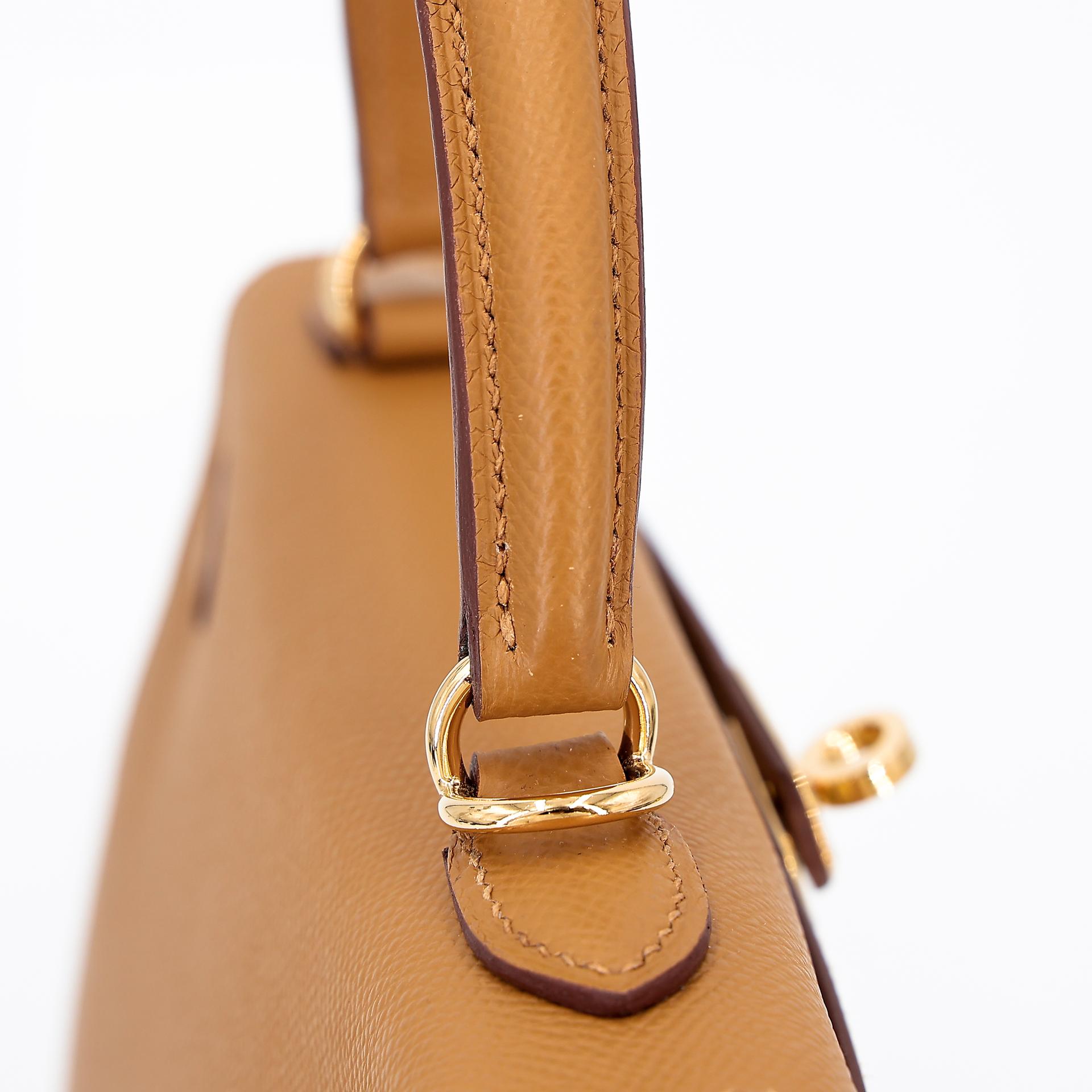 Excellent ( Rank SA ) HERMÈS Kelly 25 Sellier Sesame (2S) Epsom Gold hardware B (2023) - 13