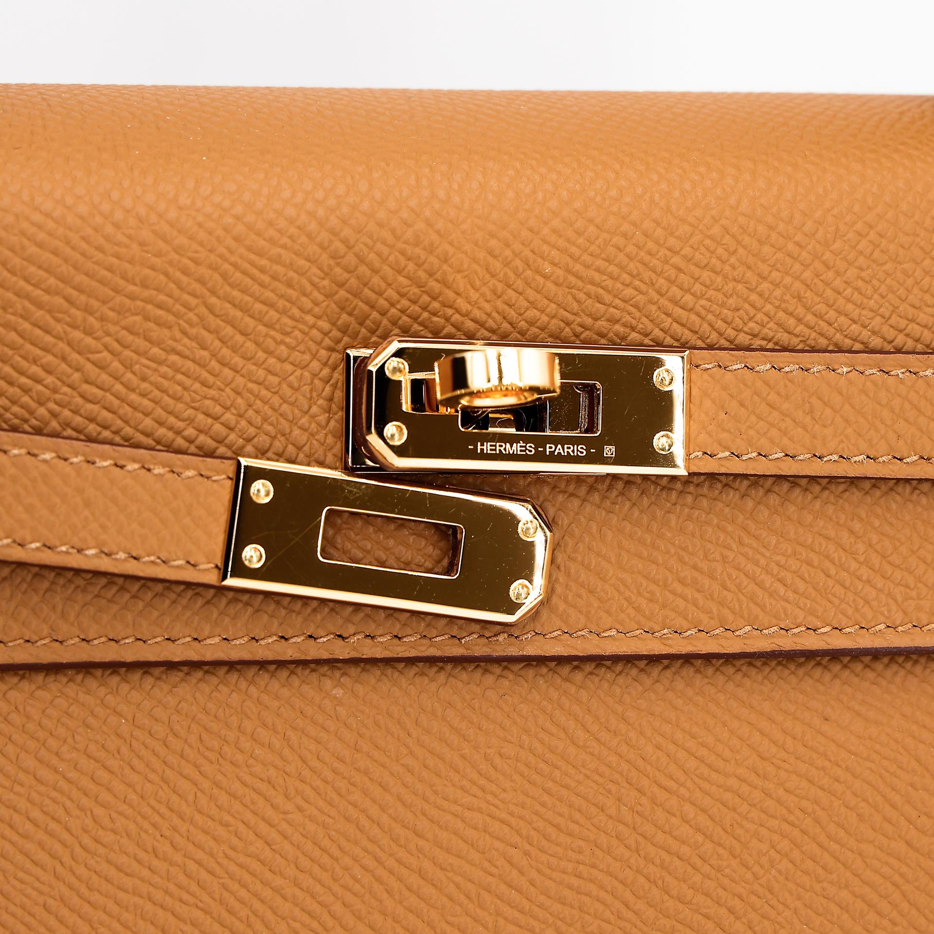 Excellent ( Rank SA ) HERMÈS Kelly 25 Sellier Sesame (2S) Epsom Gold hardware B (2023) - 14