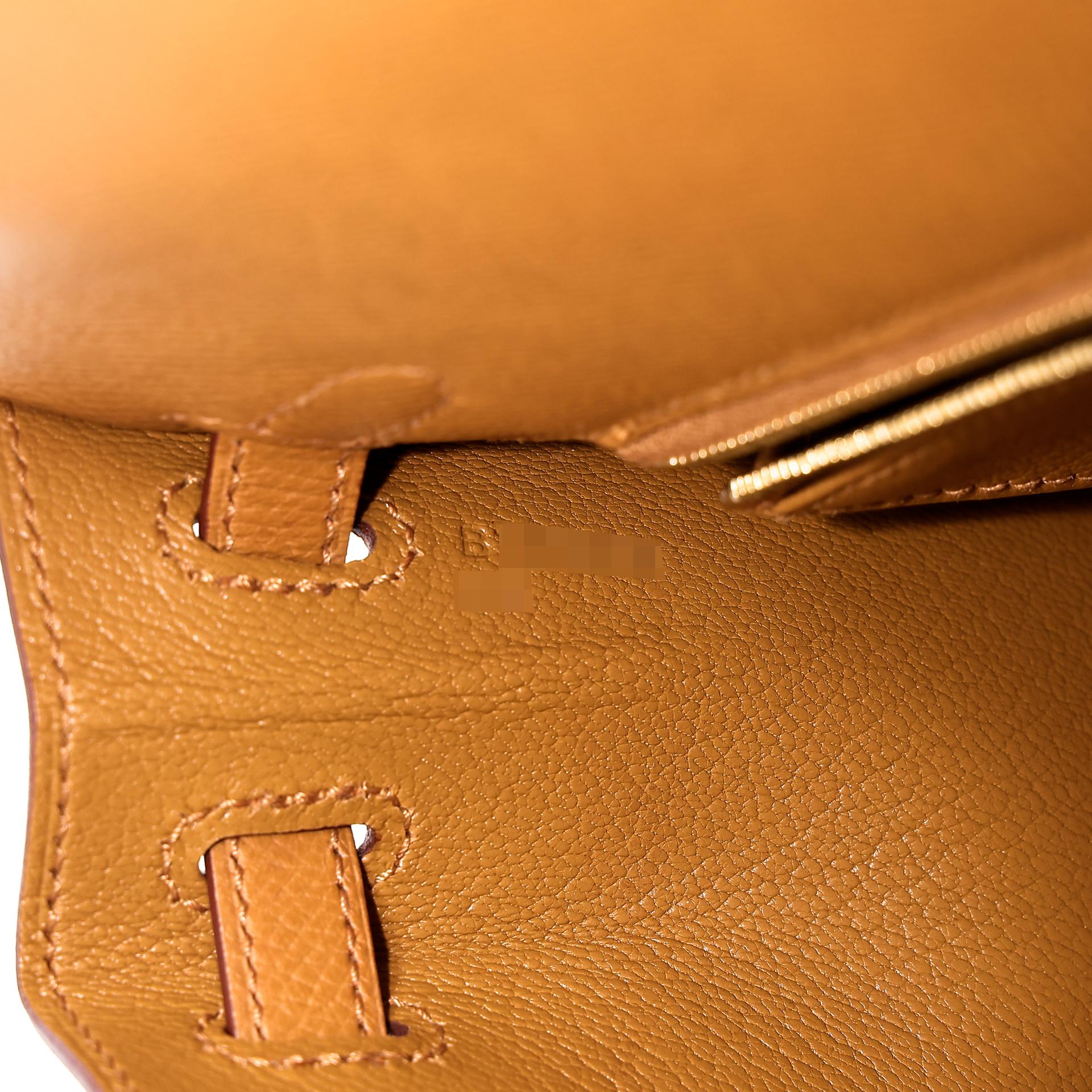 Excellent ( Rank SA ) HERMÈS Kelly 25 Sellier Sesame (2S) Epsom Gold hardware B (2023) - 22