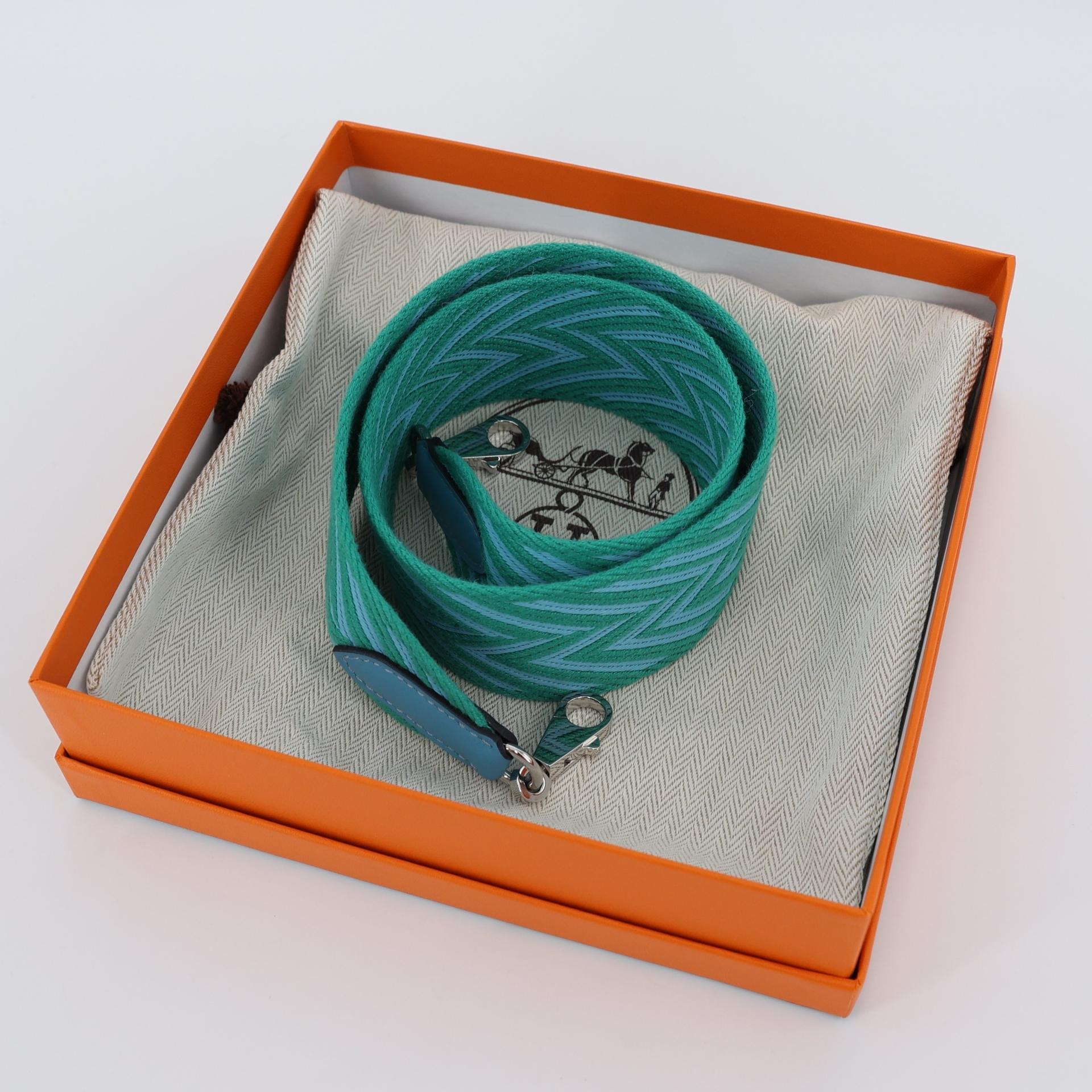 Very Good ( Rank A) HERMÈS Bandouliere Sangle Zigzag Green Blue Canvas Swift Palladium hardware D (2019) - 5
