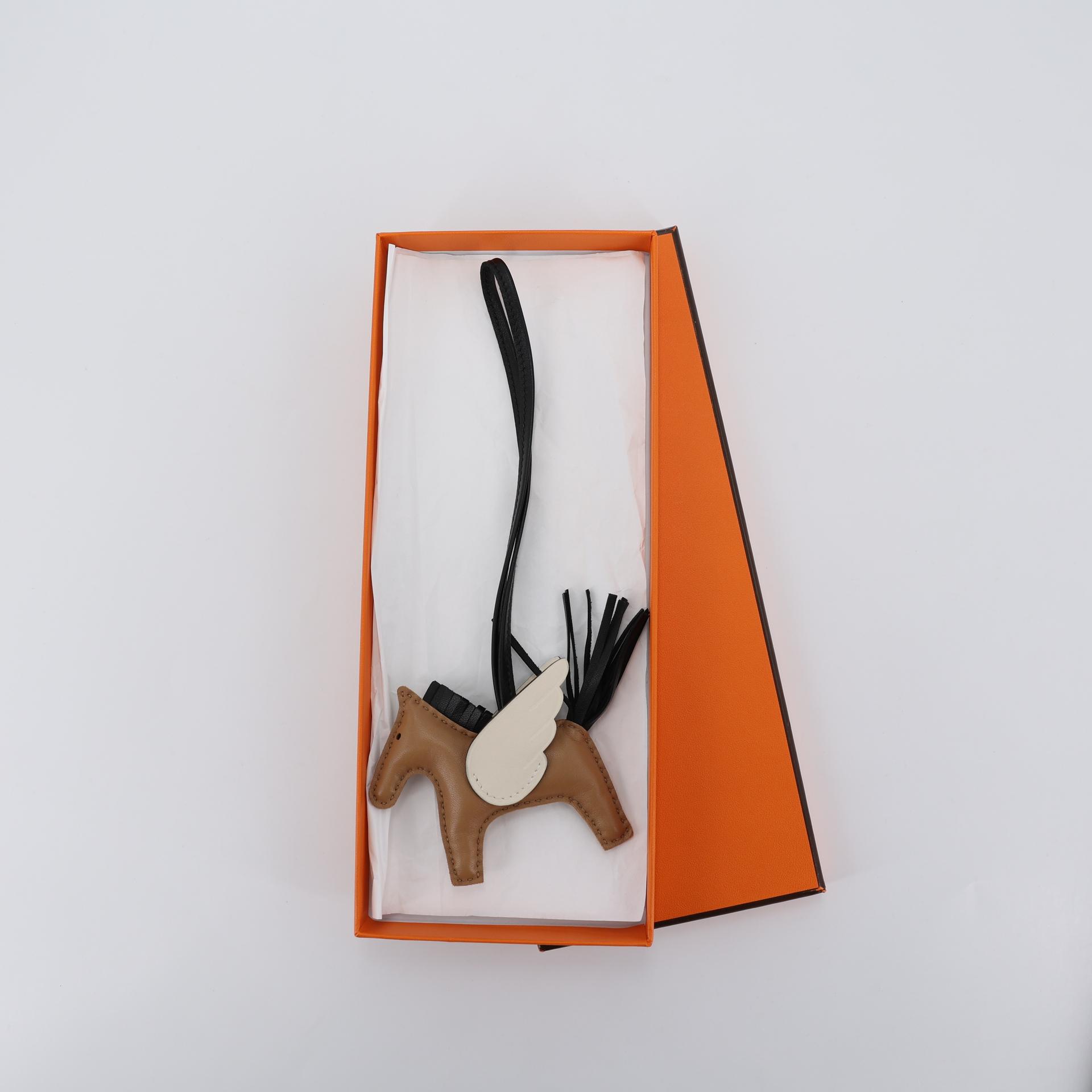 Unused ( Rank NS ) HERMÈS Rodeo Pegase PM Chai (0M) Nata (I2) Black (89) Agneau None Z (2021) - 8