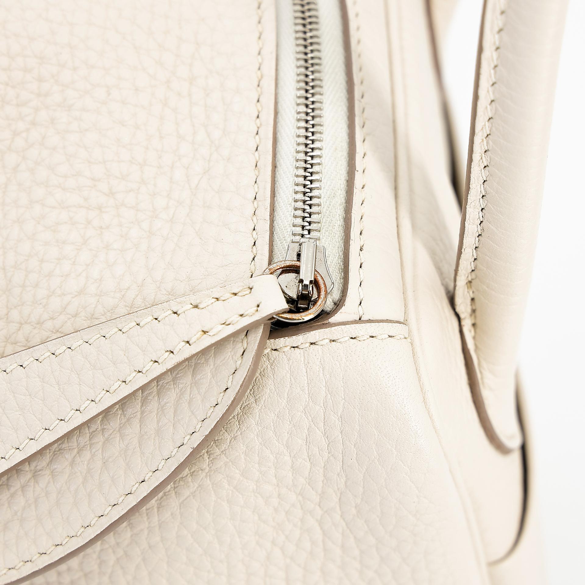Very Good ( Rank A) HERMÈS Lindy 26 Craie (10) Clemence Palladium hardware X (2016) - 8