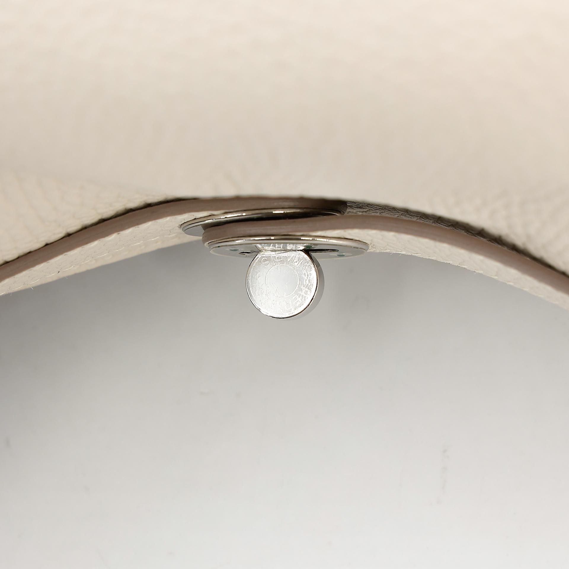 Very Good ( Rank A) HERMÈS Lindy 26 Craie (10) Clemence Palladium hardware X (2016) - 12