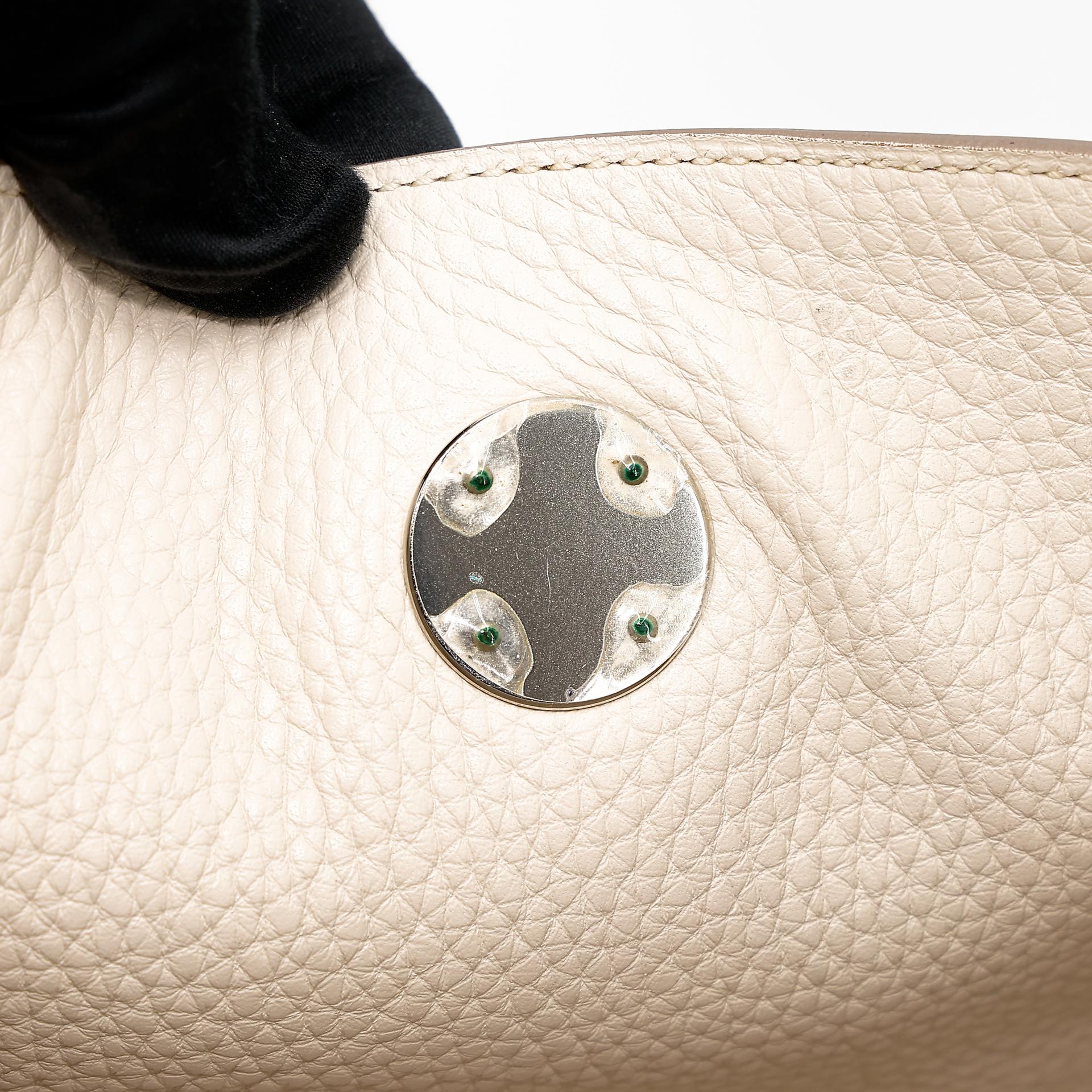 Very Good ( Rank A) HERMÈS Lindy 26 Craie (10) Clemence Palladium hardware X (2016) - 15
