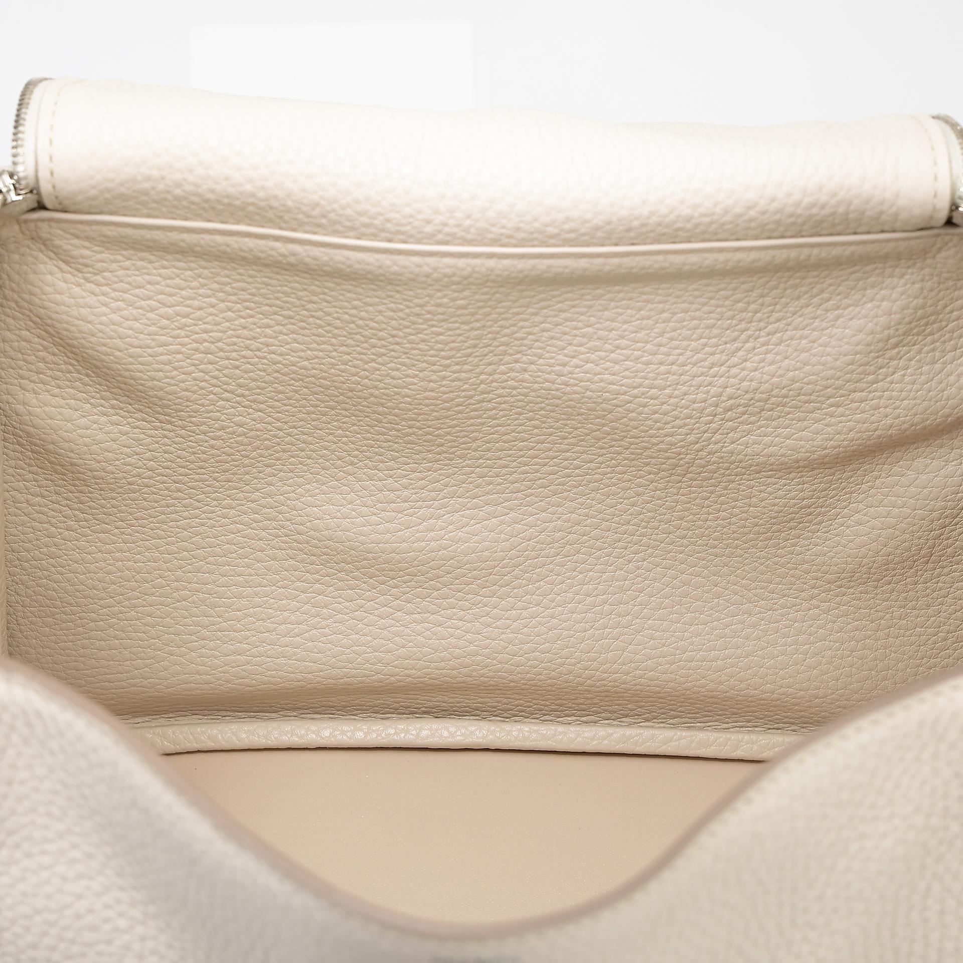 Very Good ( Rank A) HERMÈS Lindy 26 Craie (10) Clemence Palladium hardware X (2016) - 18