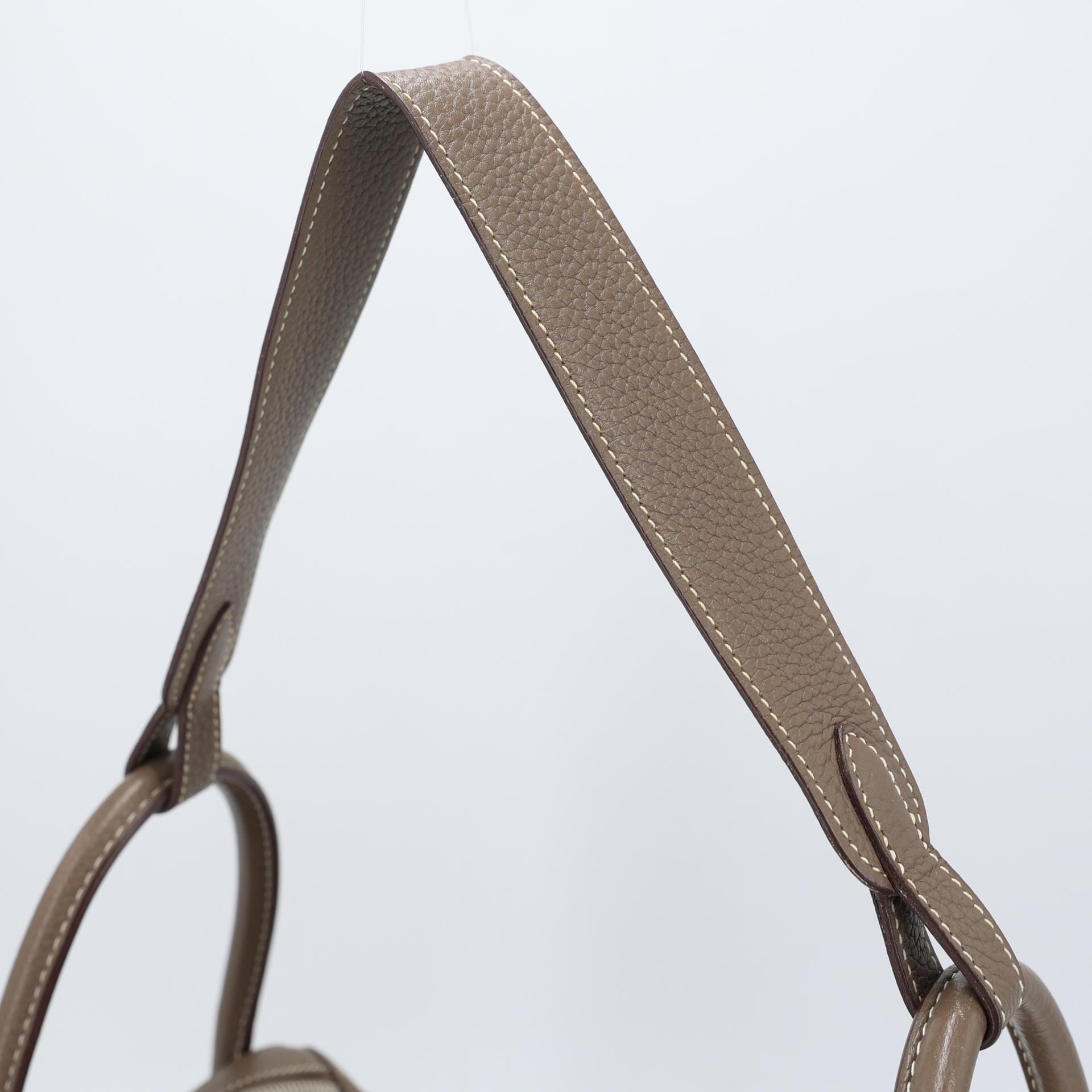 Good ( Rank AB) HERMÈS Lindy 30 Etoupe (18) Clemence Palladium hardware Square Q (2013) - 3
