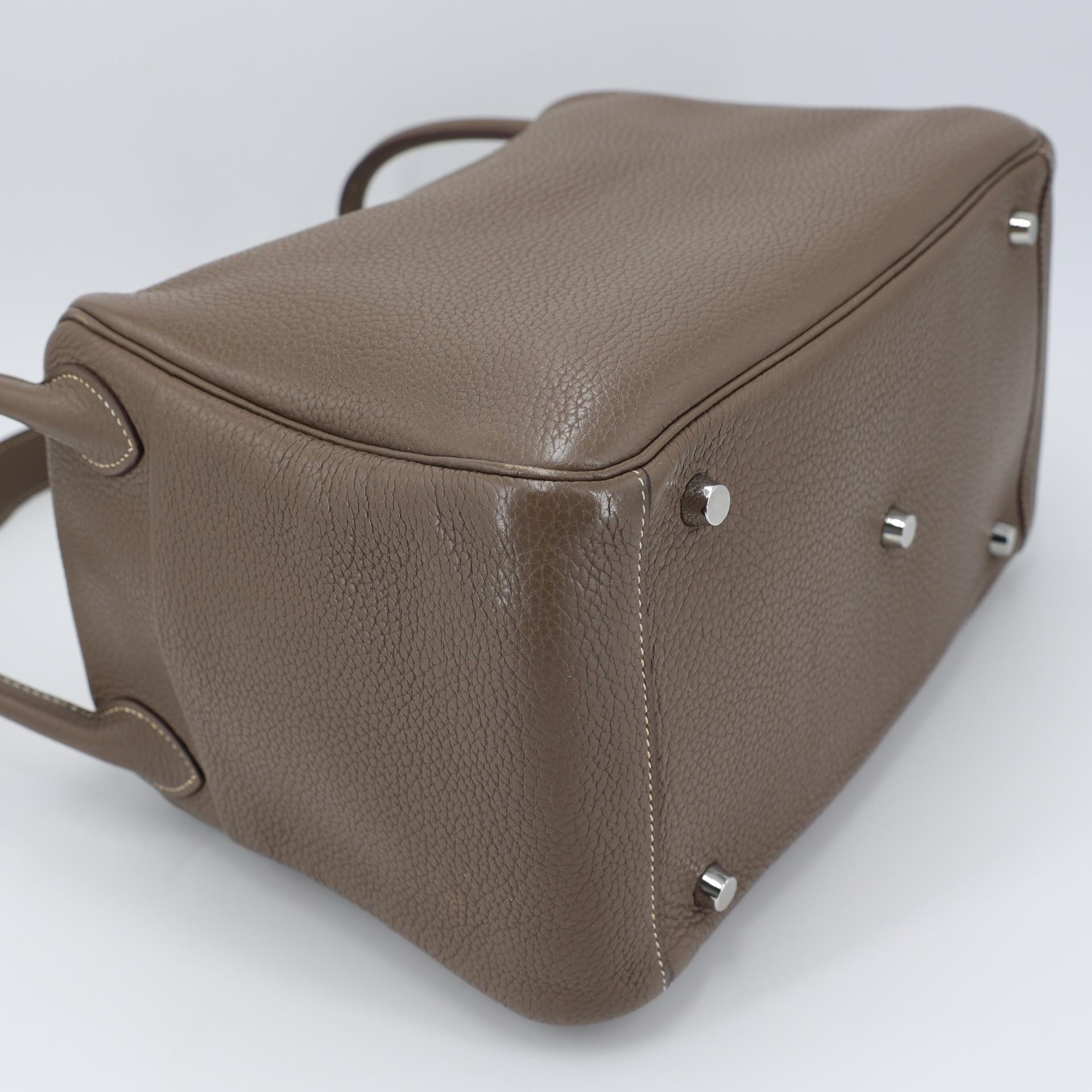 Good ( Rank AB) HERMÈS Lindy 30 Etoupe (18) Clemence Palladium hardware Square Q (2013) - 6