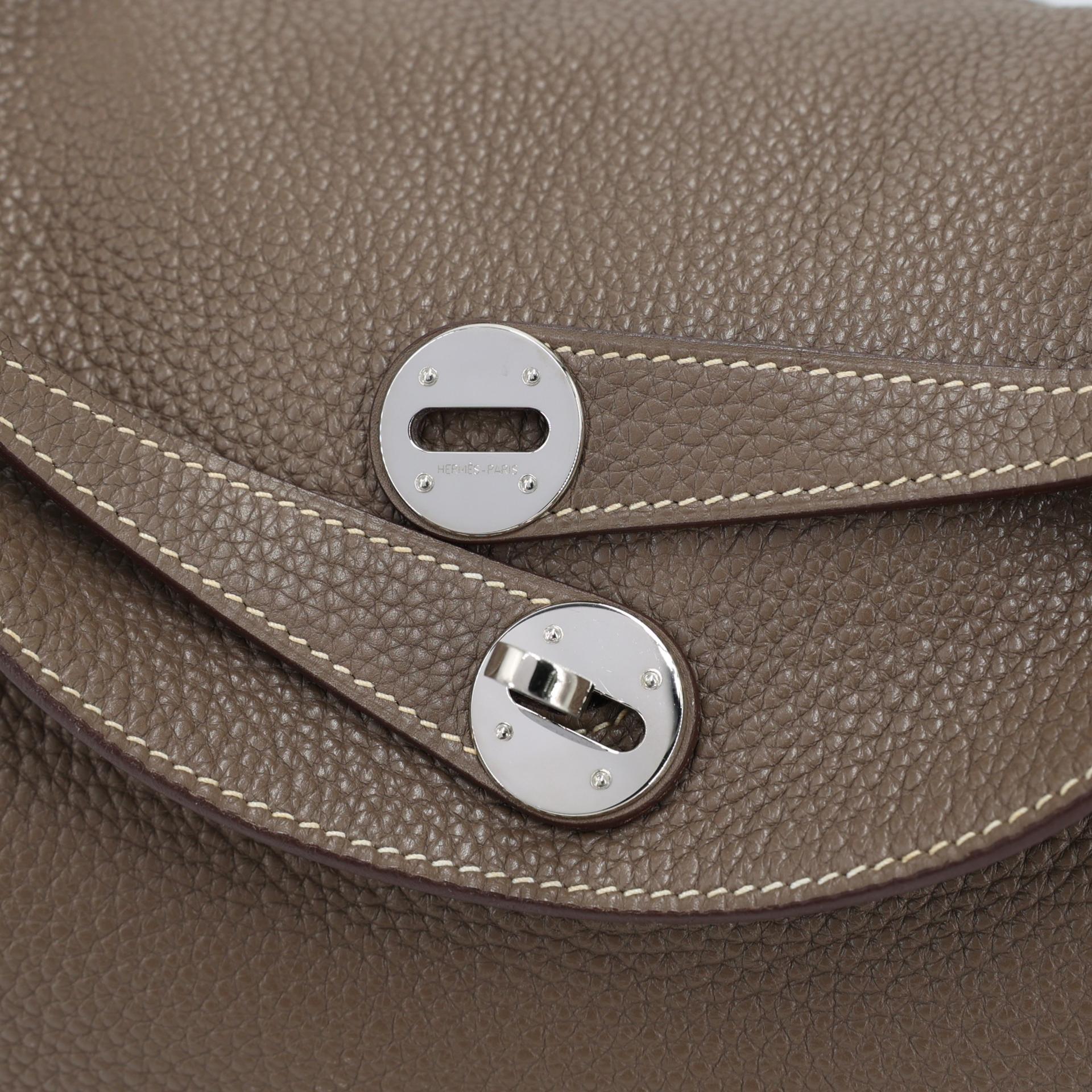 Good ( Rank AB) HERMÈS Lindy 30 Etoupe (18) Clemence Palladium hardware Square Q (2013) - 8