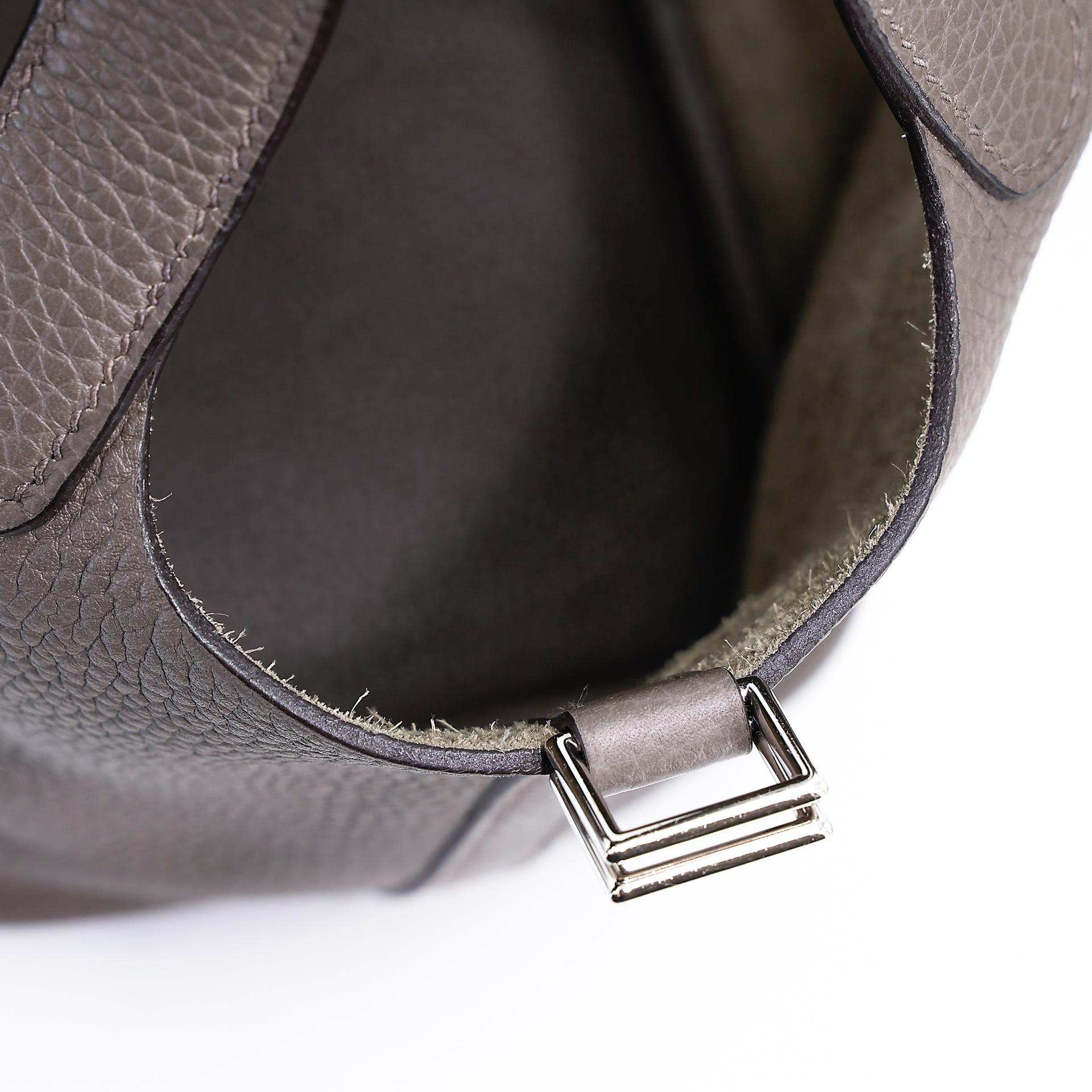 Very Good ( Rank A) HERMÈS Picotin Lock PM Etain (8F) Clemence Palladium hardware Y (2020) - 17