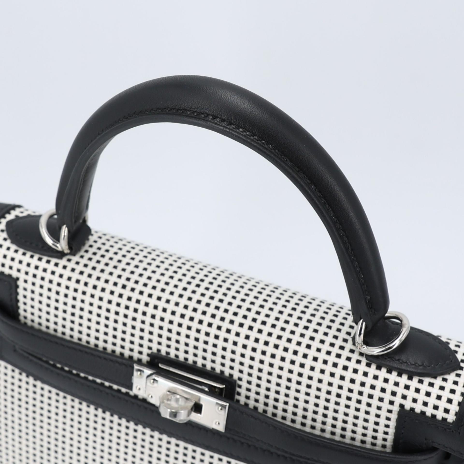 Unused ( Rank NS ) HERMÈS Limited Edition Kelly 25 Quadrille Sellier Ecru Black (89) White (01) Toile Quadrille Swift Palladium hardware U (2022) - 3