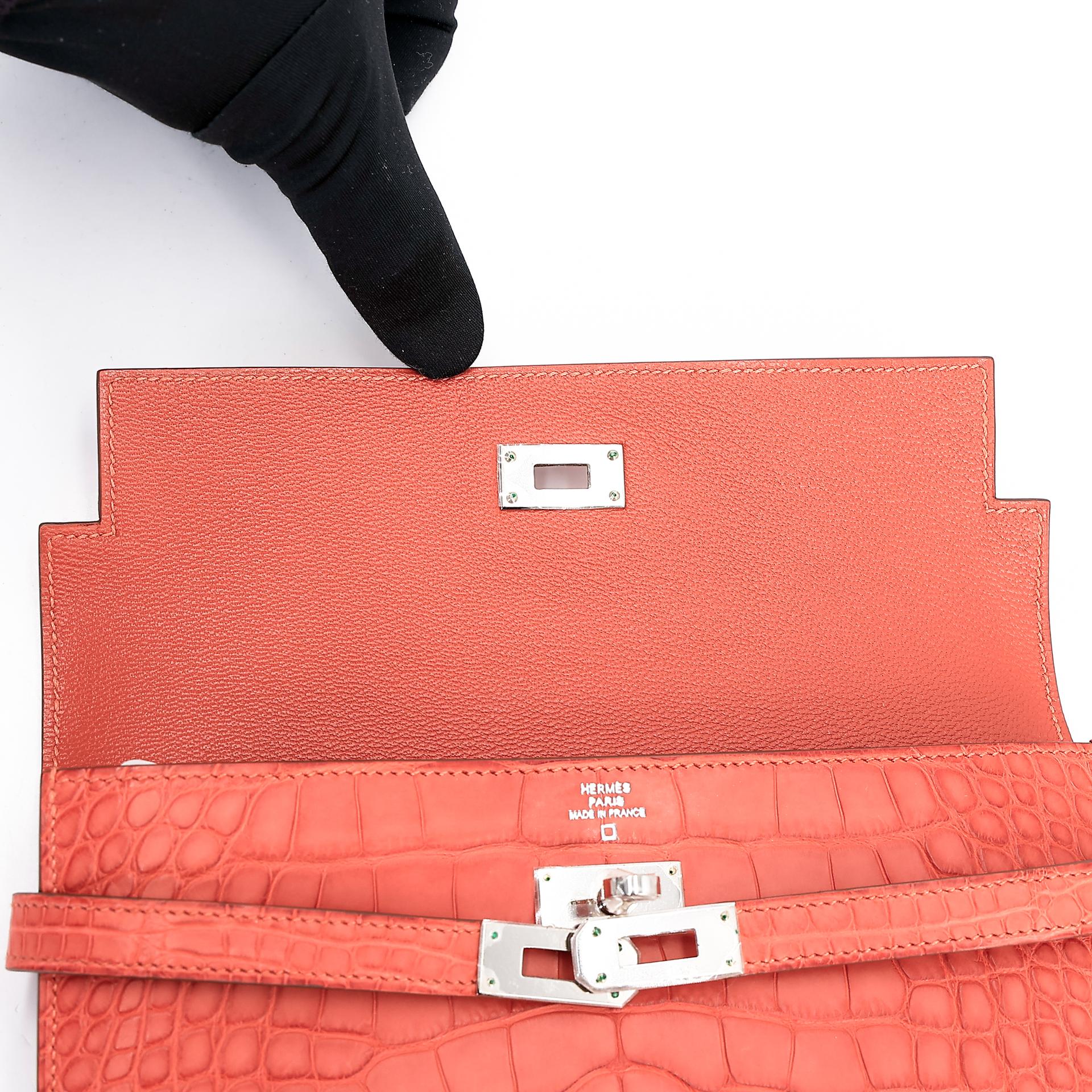 Unused ( Rank NS ) HERMÈS Kelly Wallet Sanguine (9M) Matte Alligator Palladium hardware Square O (2011) - 12