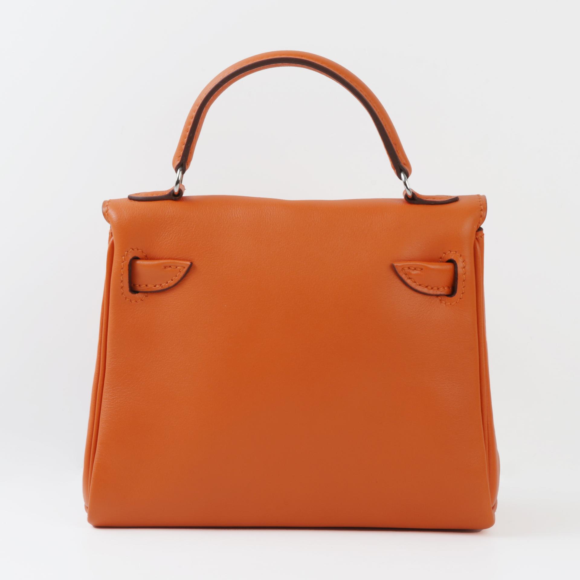 Very Good ( Rank A) HERMÈS Limited Edition Kelly Doll Orange (93) Veau Gulliver Palladium hardware Square D (2000) - 2