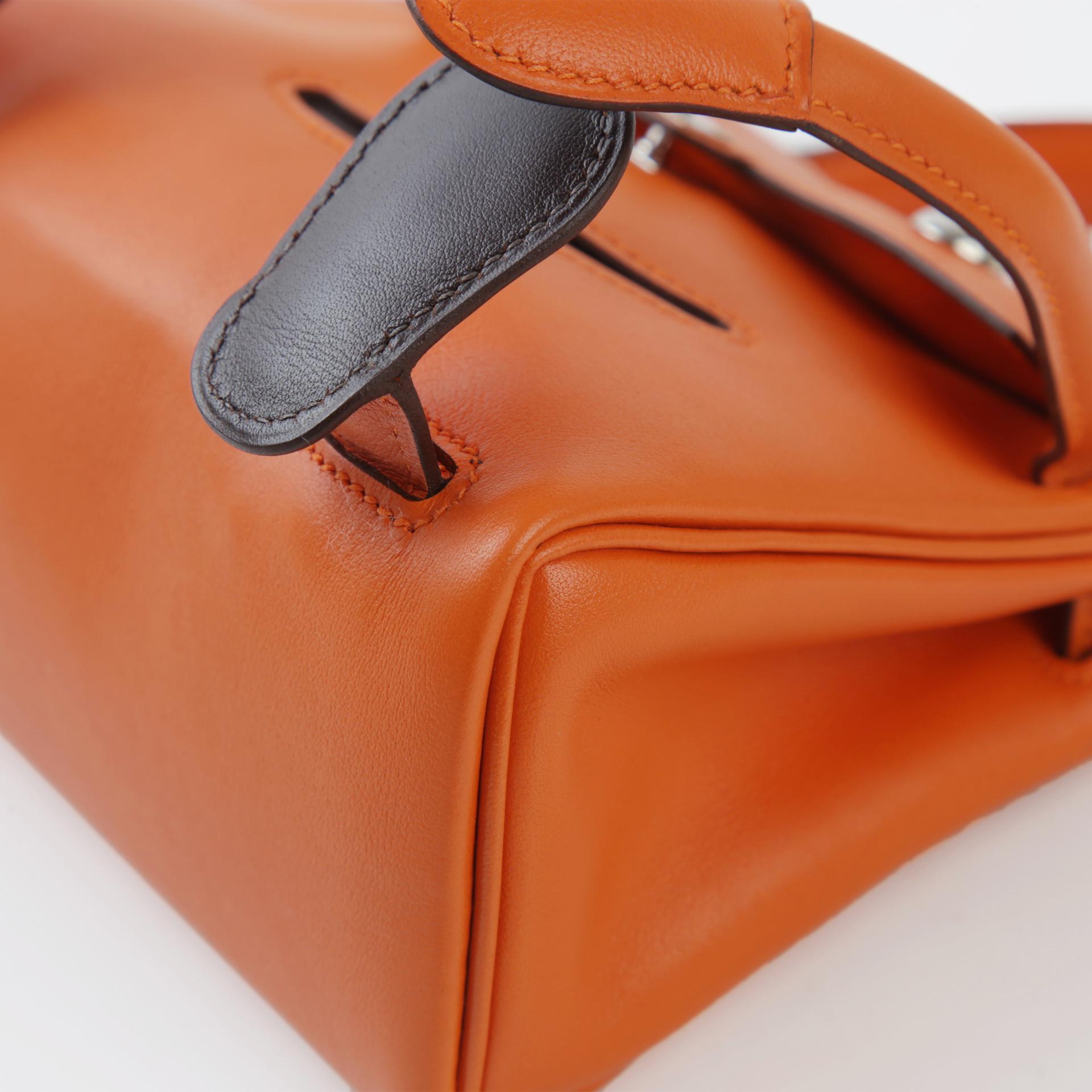 Very Good ( Rank A) HERMÈS Limited Edition Kelly Doll Orange (93) Veau Gulliver Palladium hardware Square D (2000) - 8