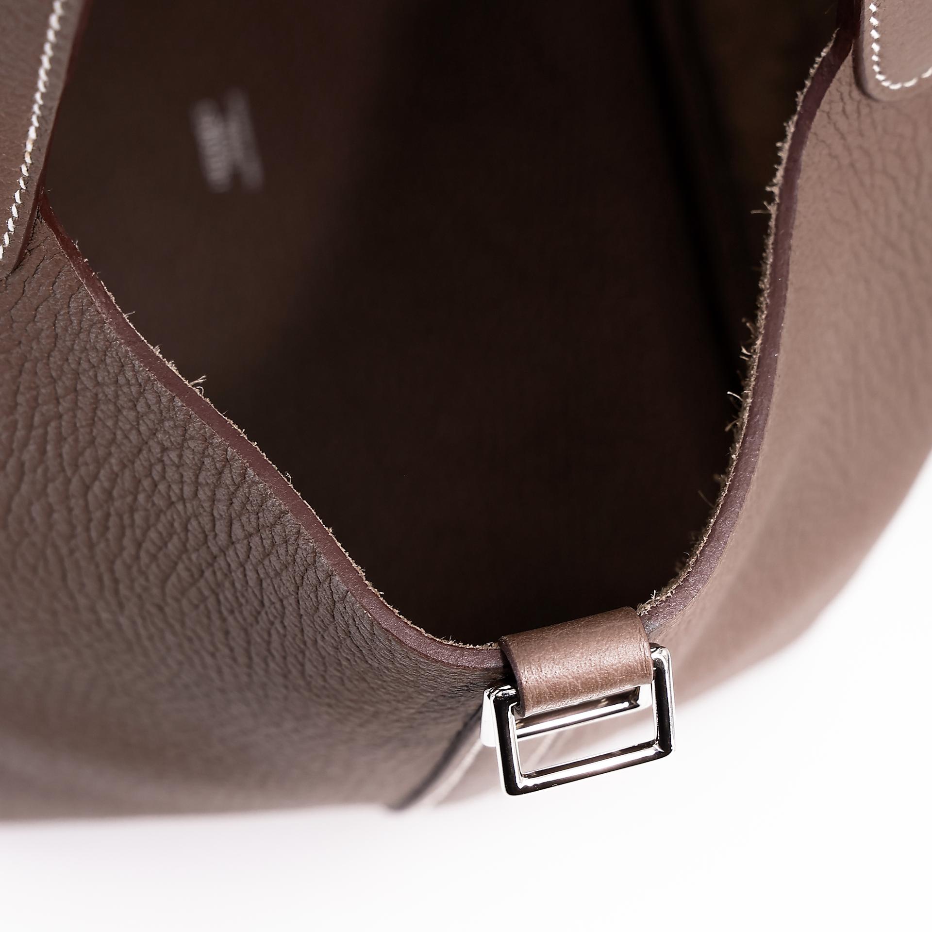 Very Good ( Rank A) HERMÈS Picotin Lock MM Etoupe (18) Clemence Palladium hardware Y (2020) - 12