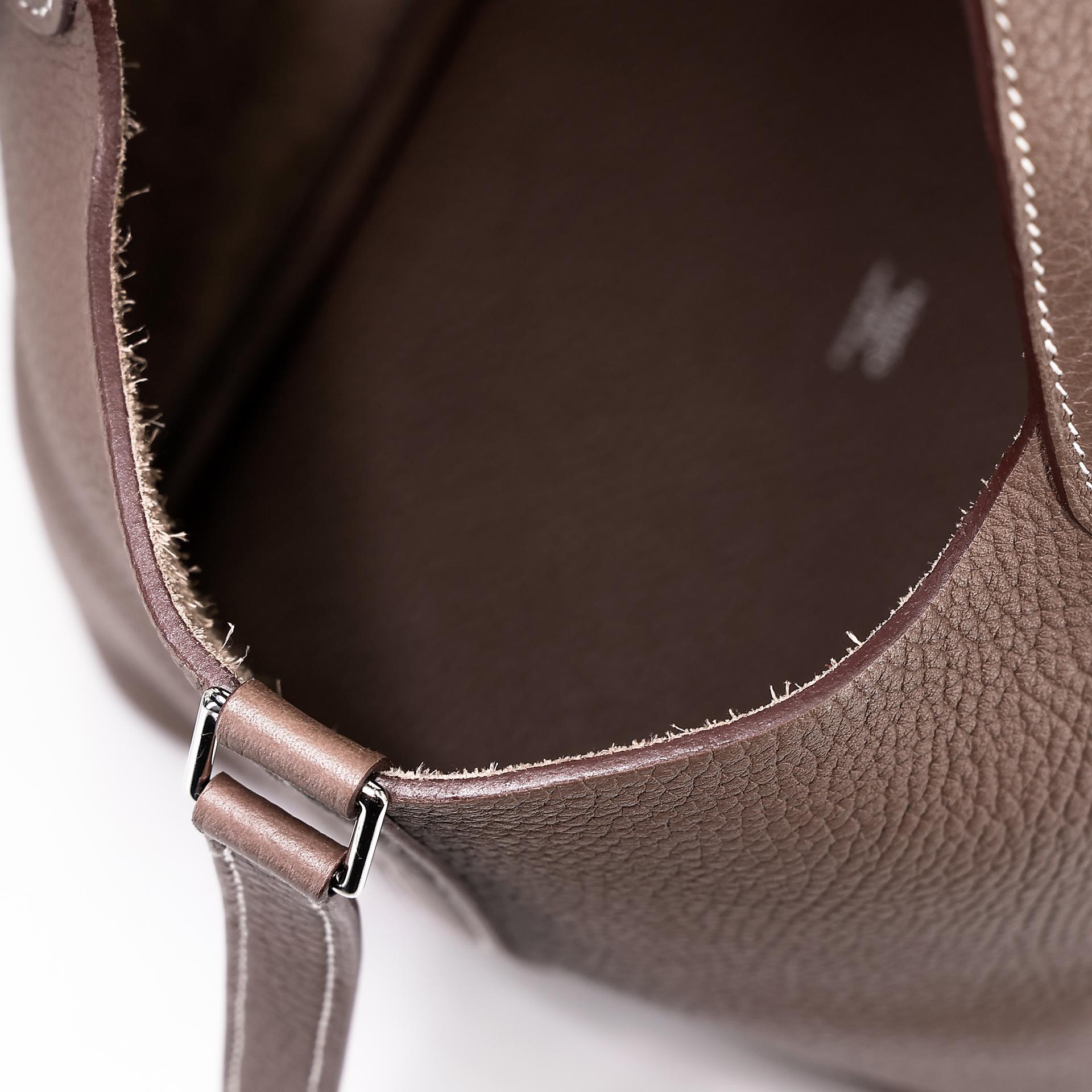Very Good ( Rank A) HERMÈS Picotin Lock MM Etoupe (18) Clemence Palladium hardware Y (2020) - 13