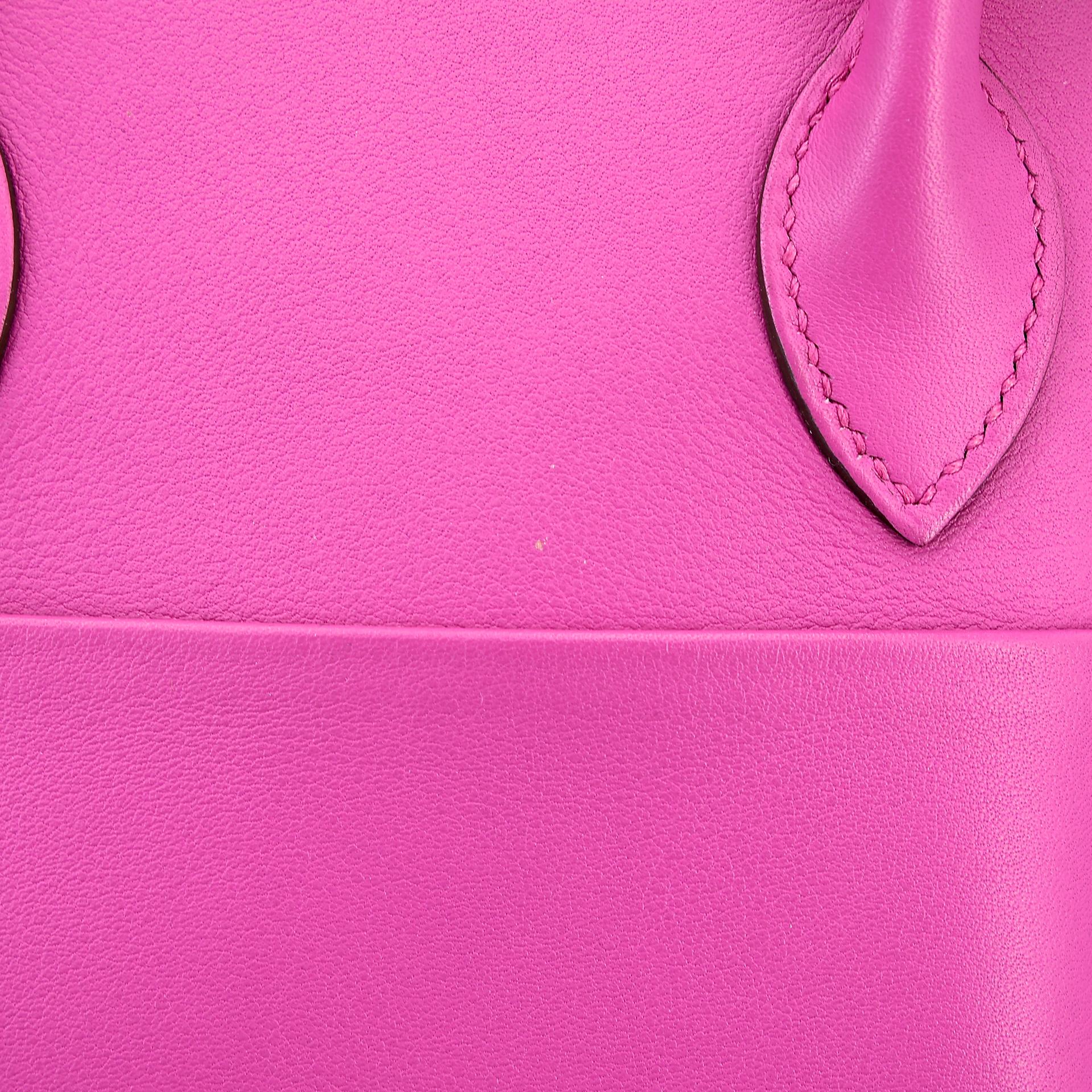 Very Good ( Rank A) HERMÈS Lindy 26 Magnolia (9I) Swift Palladium hardware C (2018) - 17
