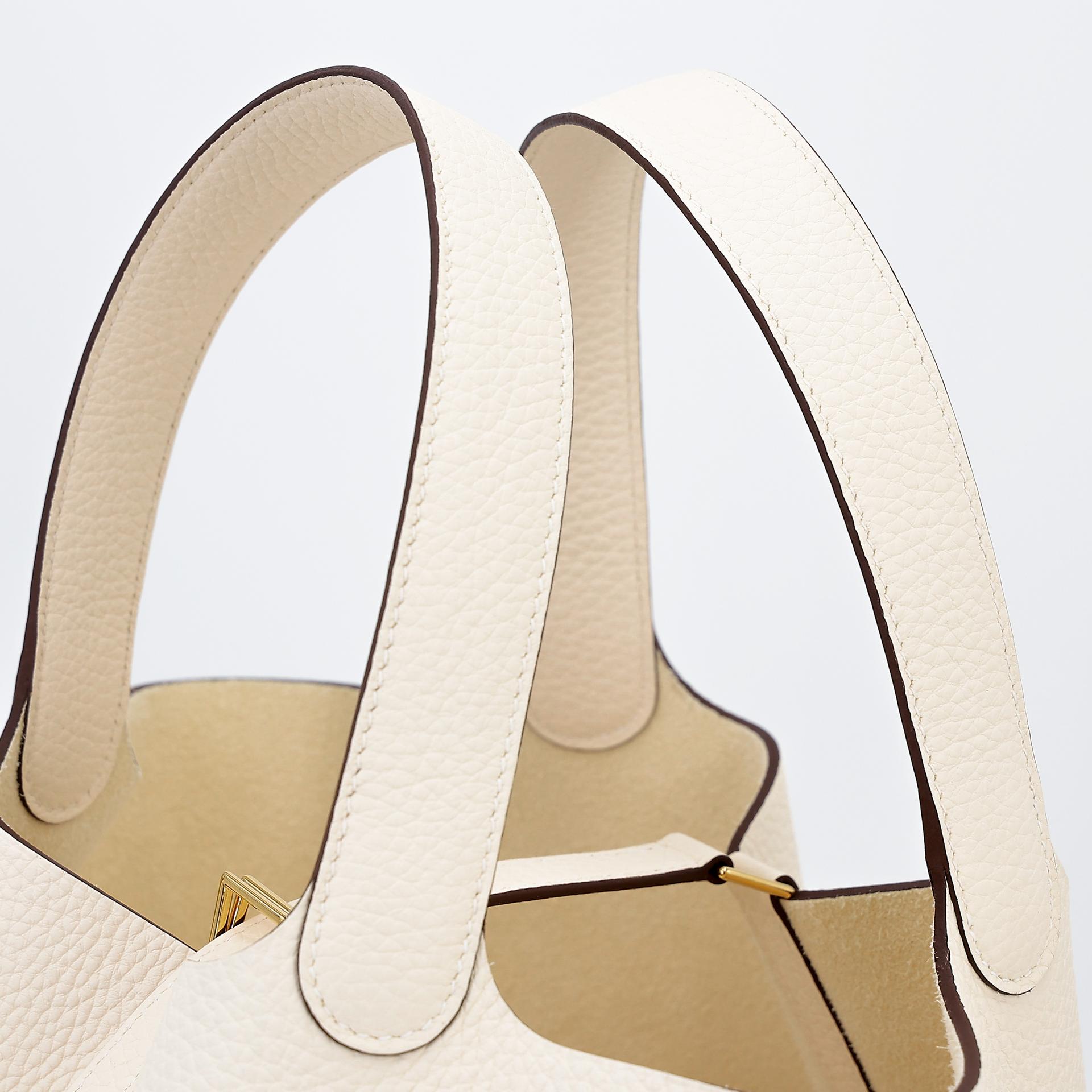 Excellent ( Rank SA ) HERMÈS Picotin Lock MM Nata (I2) Clemence Gold hardware B (2023) - 3