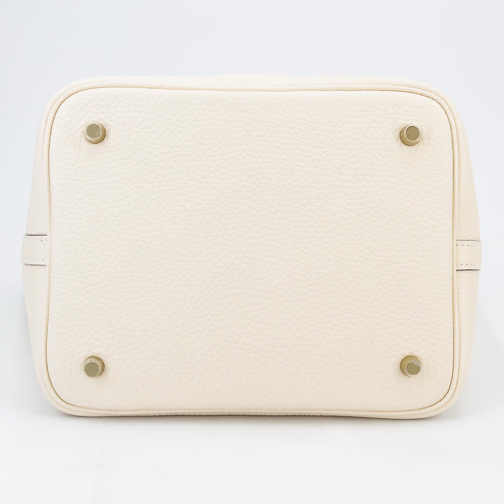 Excellent ( Rank SA ) HERMÈS Picotin Lock MM Nata (I2) Clemence Gold hardware B (2023) - 6