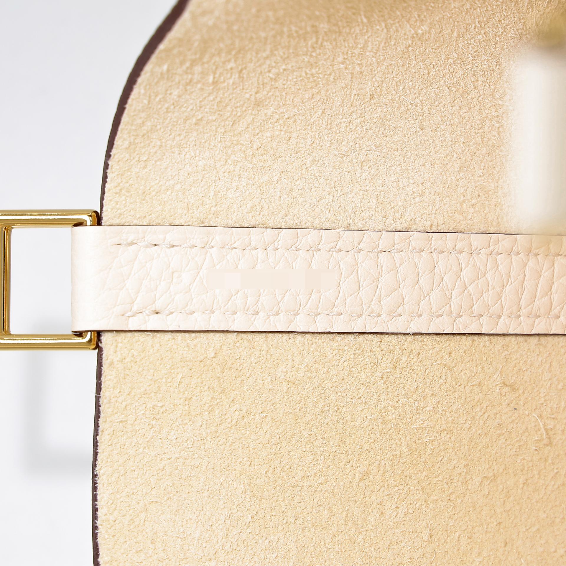 Excellent ( Rank SA ) HERMÈS Picotin Lock MM Nata (I2) Clemence Gold hardware B (2023) - 11