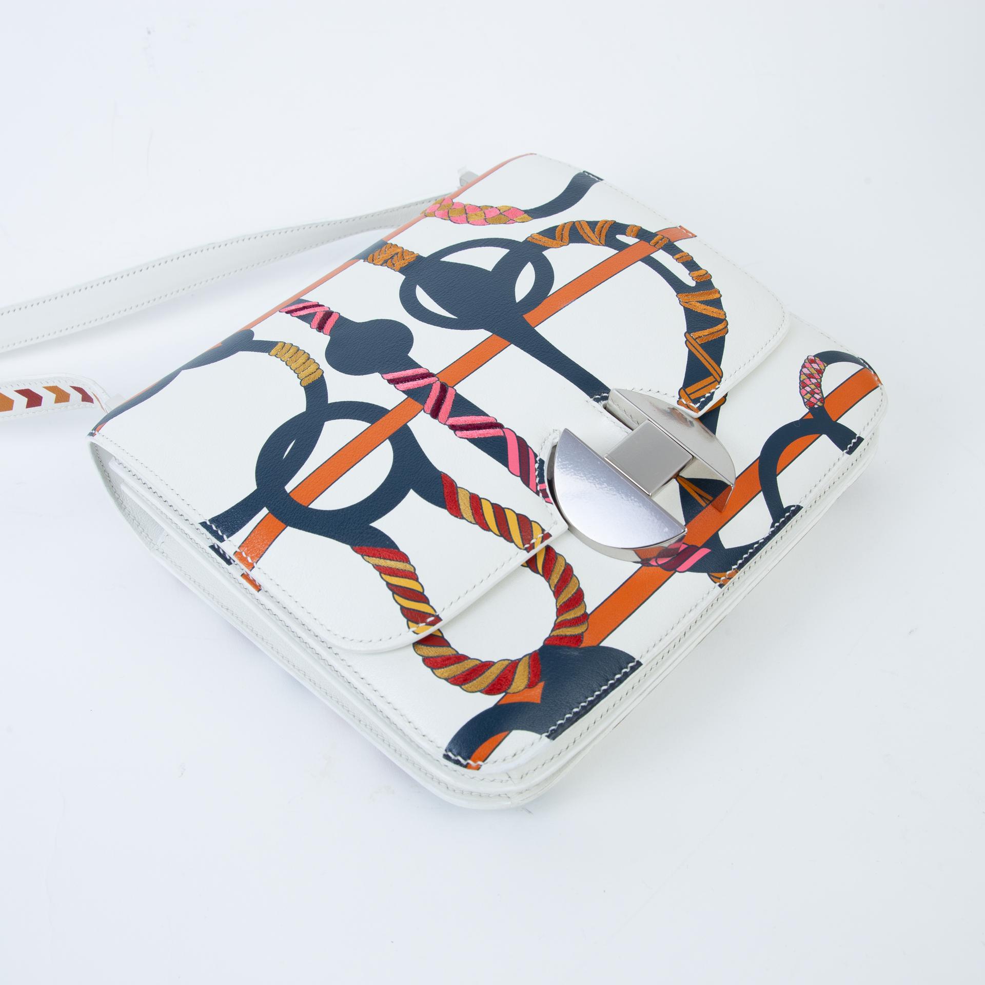 Very Good ( Rank A)  HERMÈS  2002-20 White Evercolor Palladium hardware Y (2020) - 4