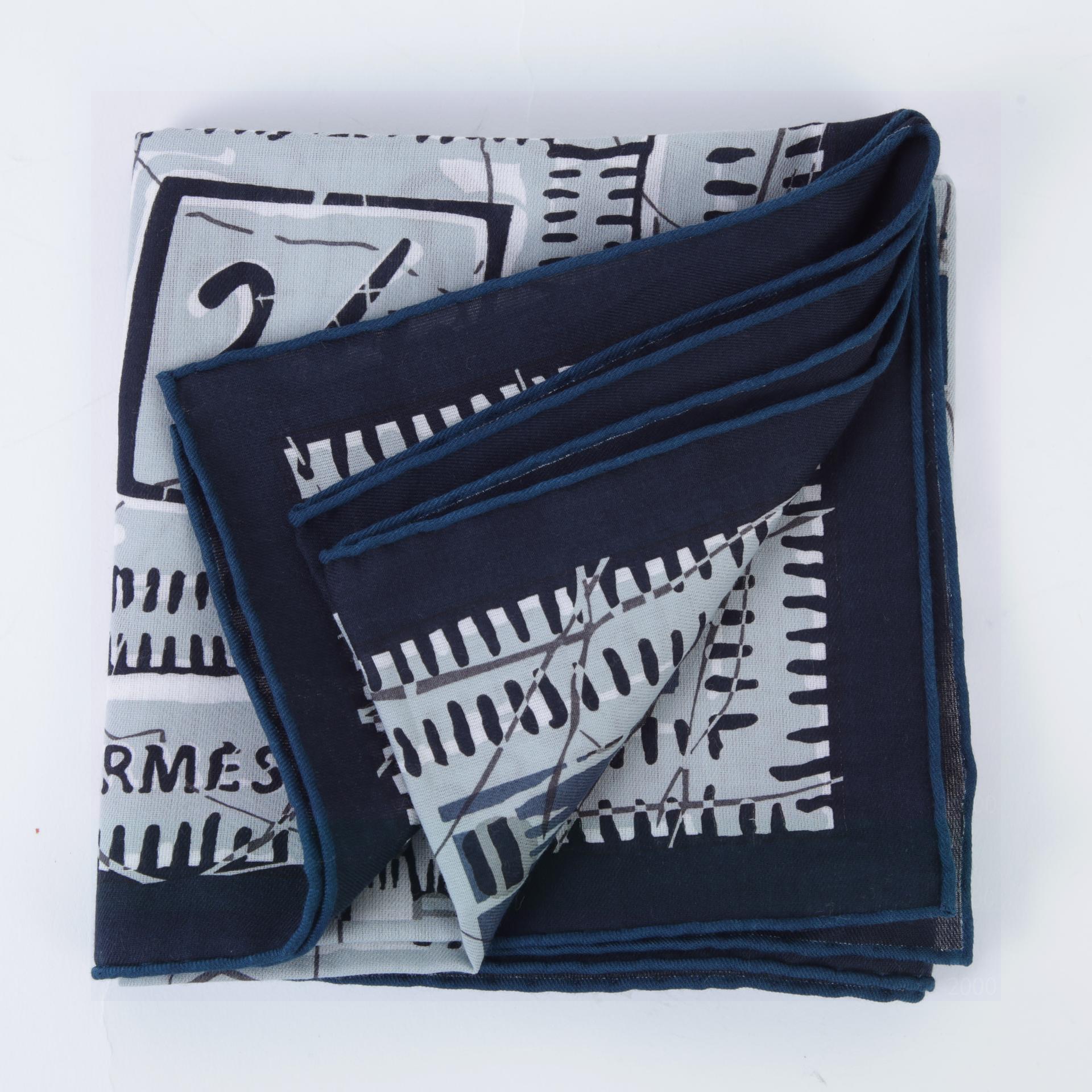 Excellent ( Rank SA ) HERMÈS Carre 70 scarf Gray Blue Cotton None None - 2