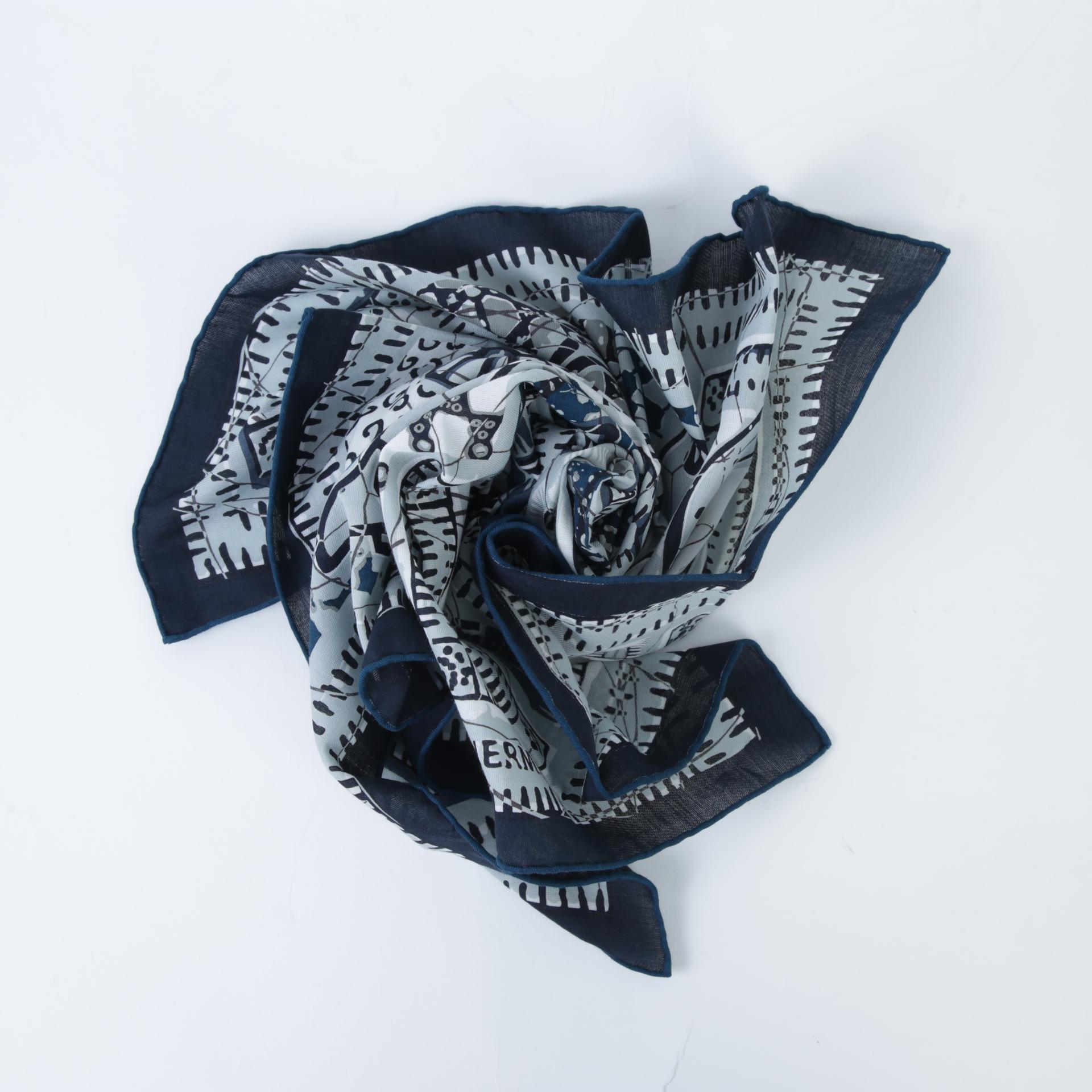 Excellent ( Rank SA ) HERMÈS Carre 70 scarf Gray Blue Cotton None None - 3