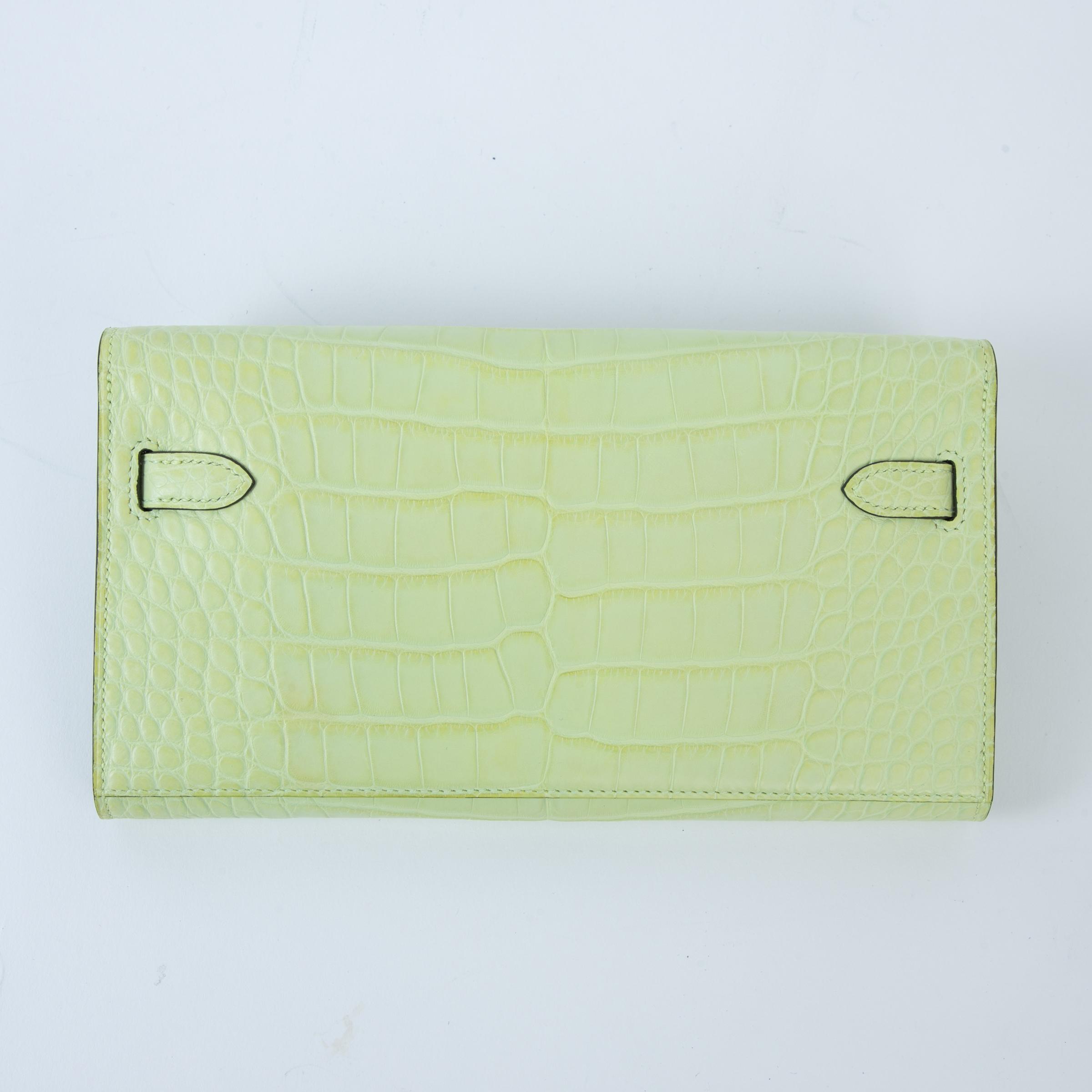 Kelly To Go 钱包 R9 嫩芽绿 Jaune Bourgeon