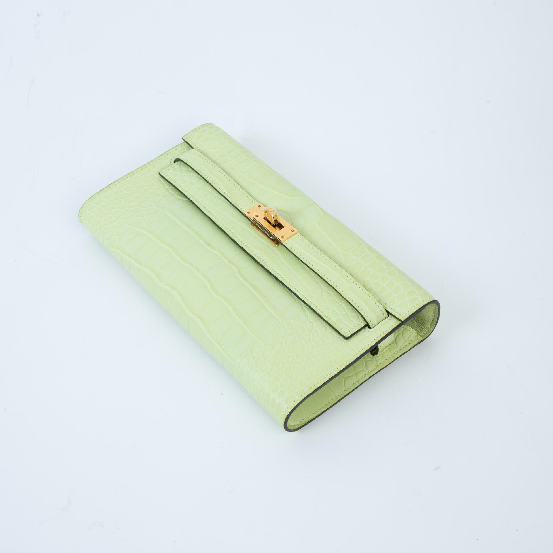 SA超美品 HERMÈS 愛馬仕 Kelly To Go 錢包 R9 嫩芽綠 Jaune Bourgeon □ 短吻鱷 霧面 金扣 Z刻 2021年 - 4