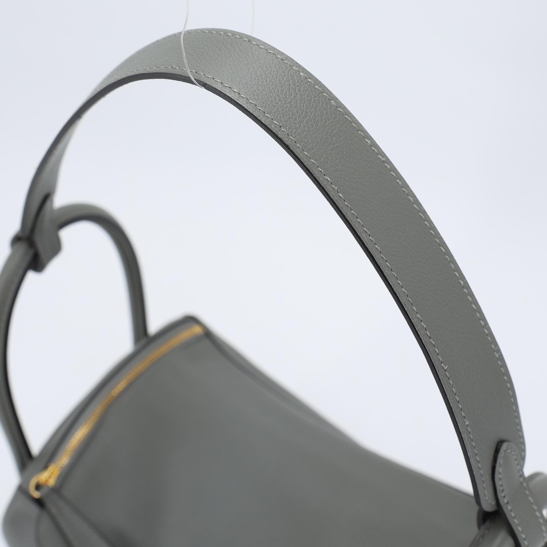 Excellent ( Rank SA ) HERMÈS Lindy 26 Gris Meyer (0L) Evercolor Gold hardware B (2023) - 3