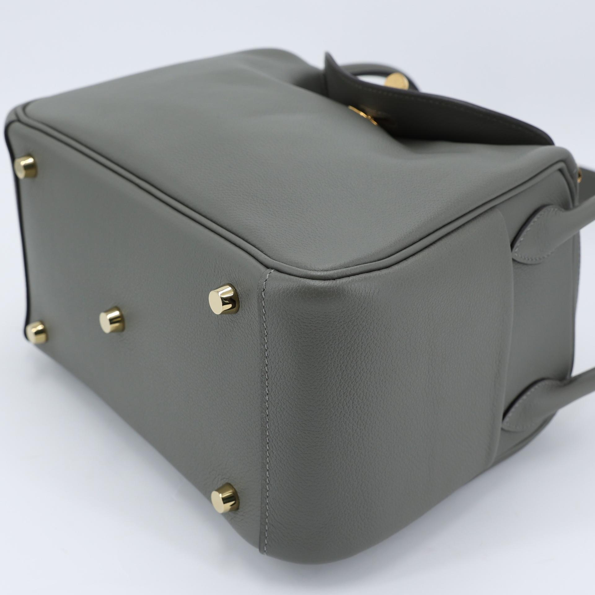 Excellent ( Rank SA ) HERMÈS Lindy 26 Gris Meyer (0L) Evercolor Gold hardware B (2023) - 5