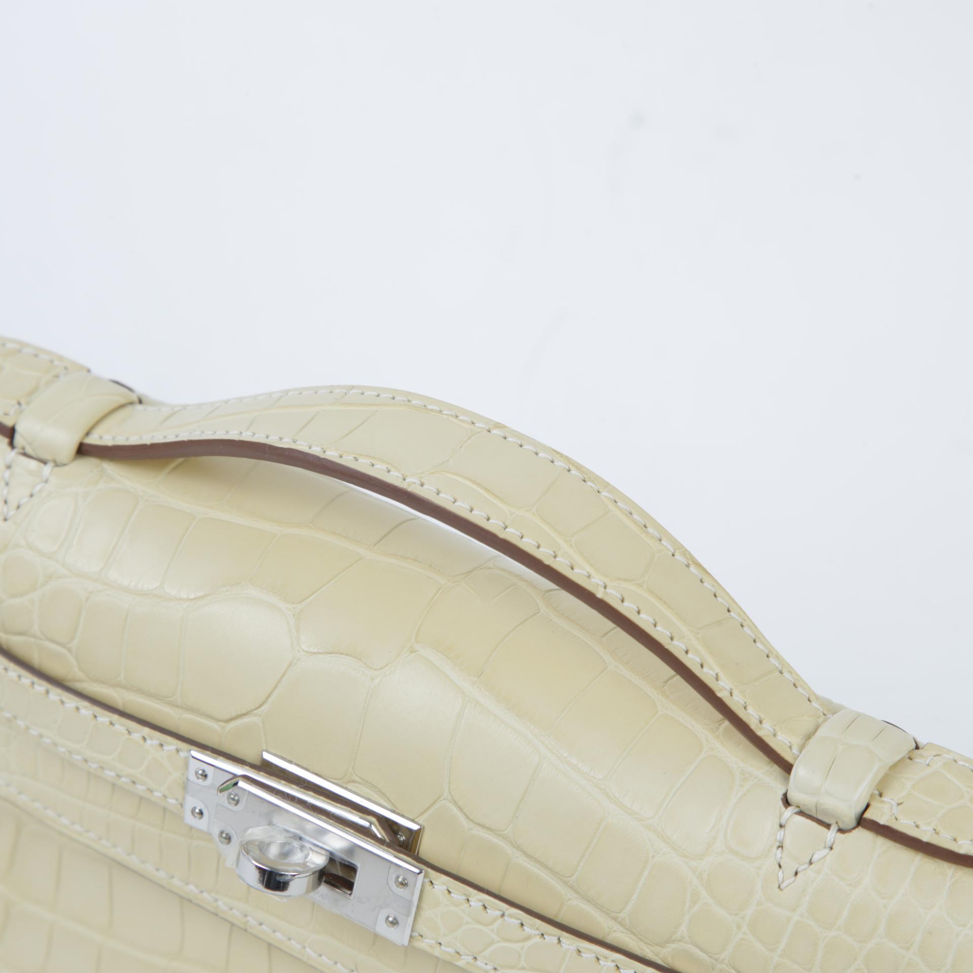 全新 HERMÈS 爱马仕 Kelly Pochette Y1 香草色 Vanille □ 短吻鳄 雾面 银扣 W刻 2024年 - 3