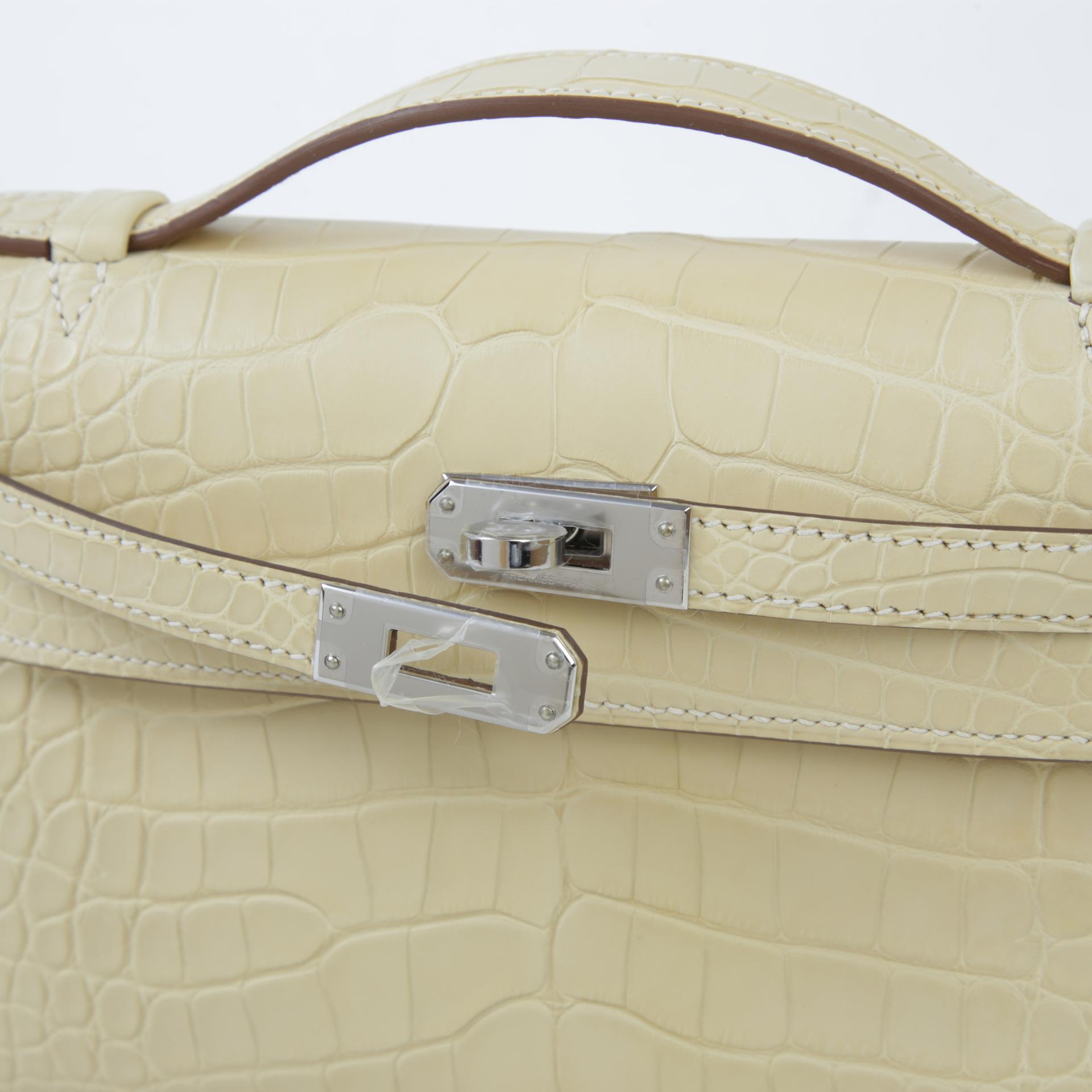 全新 HERMÈS 爱马仕 Kelly Pochette Y1 香草色 Vanille □ 短吻鳄 雾面 银扣 W刻 2024年 - 8