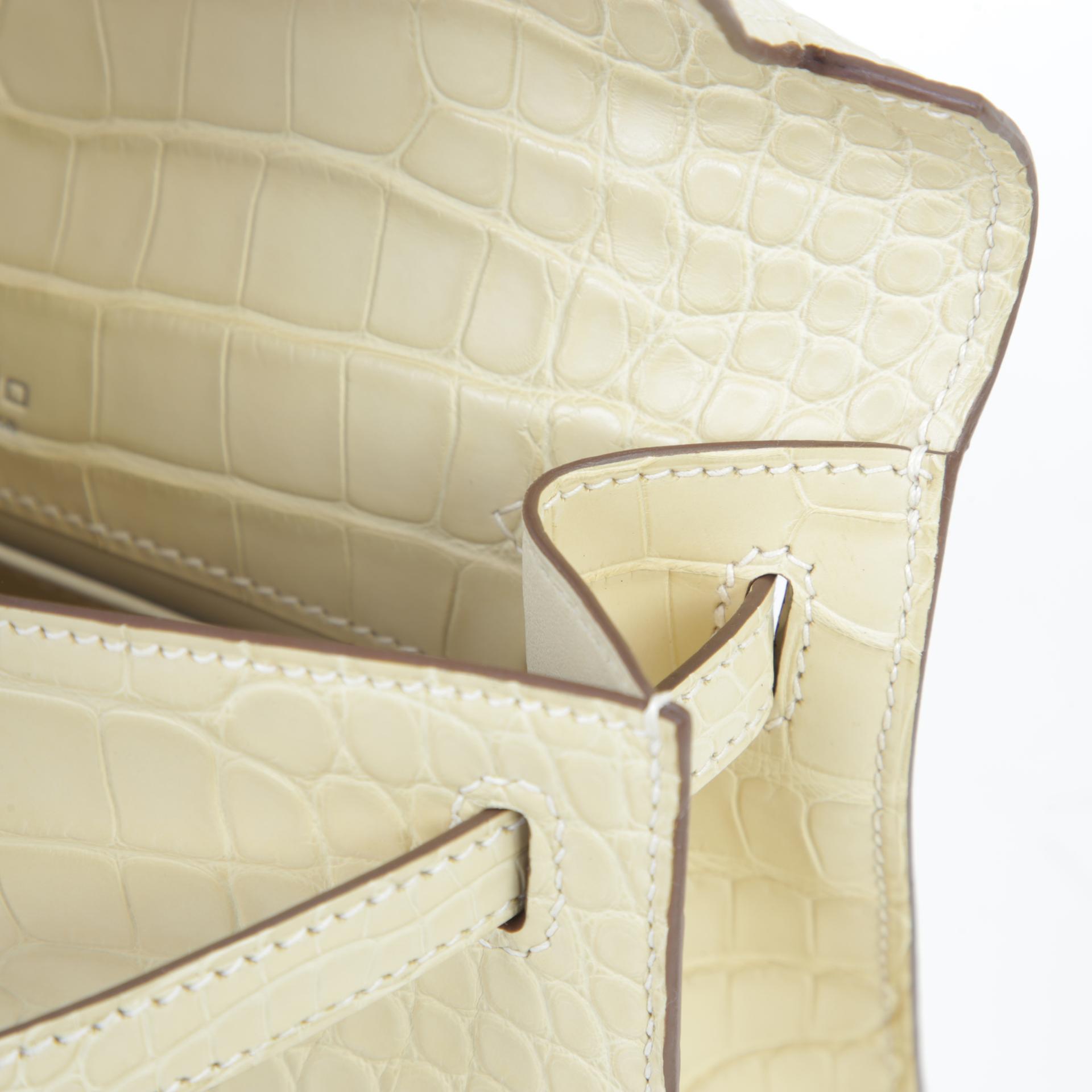 全新 HERMÈS 爱马仕 Kelly Pochette Y1 香草色 Vanille □ 短吻鳄 雾面 银扣 W刻 2024年 - 12