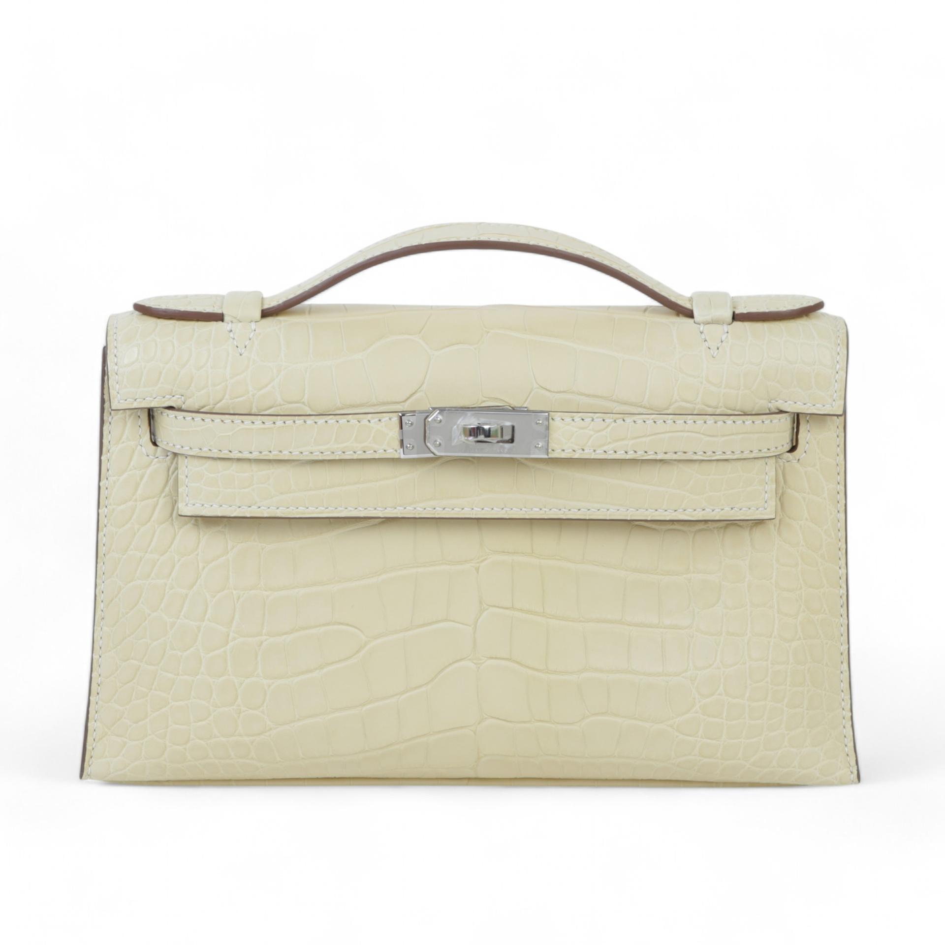 全新 HERMÈS 爱马仕 Kelly Pochette Y1 香草色 Vanille □ 短吻鳄 雾面 银扣 W刻 2024年 - 1