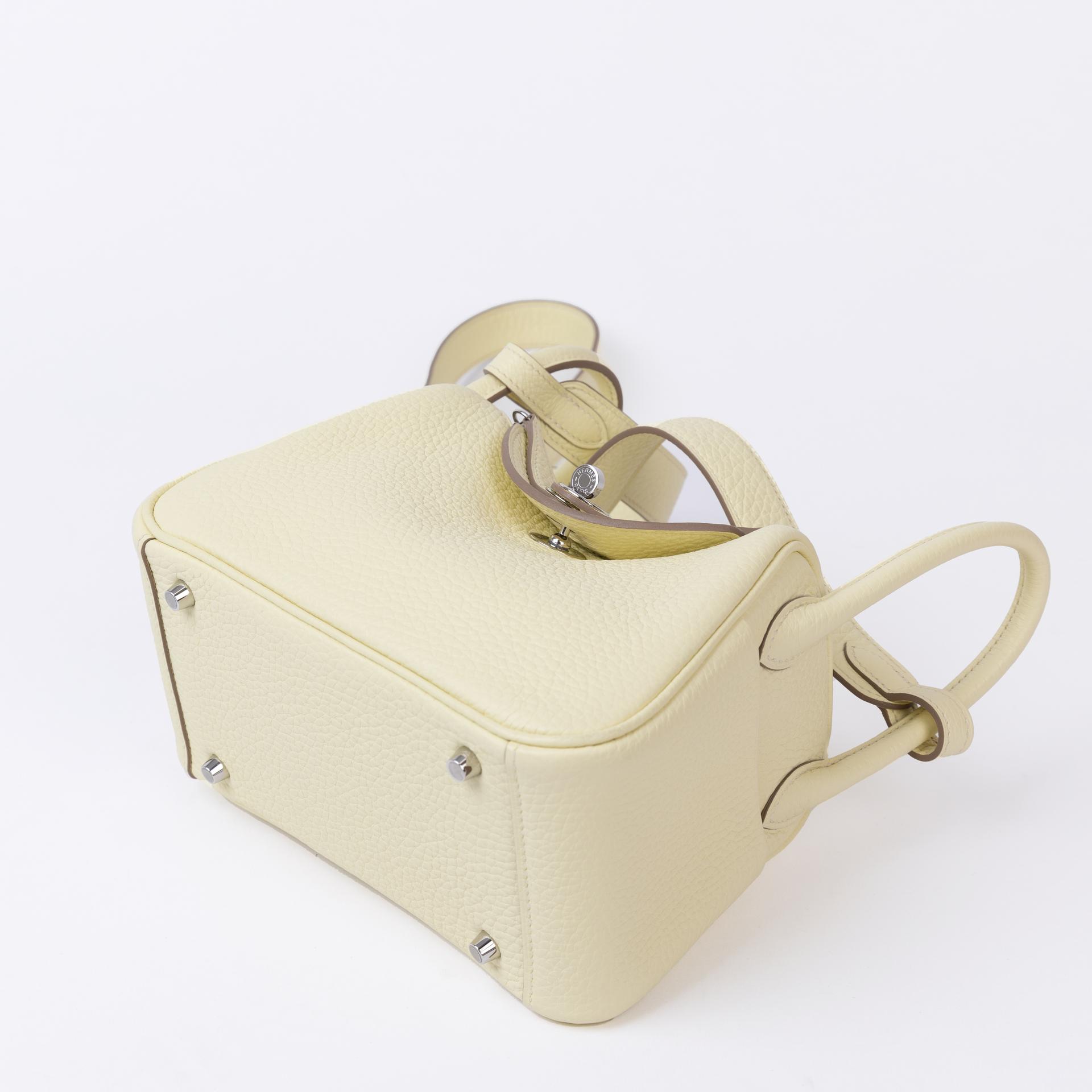 Very Good ( Rank A) HERMÈS Mini Lindy II Jaune milton (i8) Clemence Palladium hardware W (2024) - 5