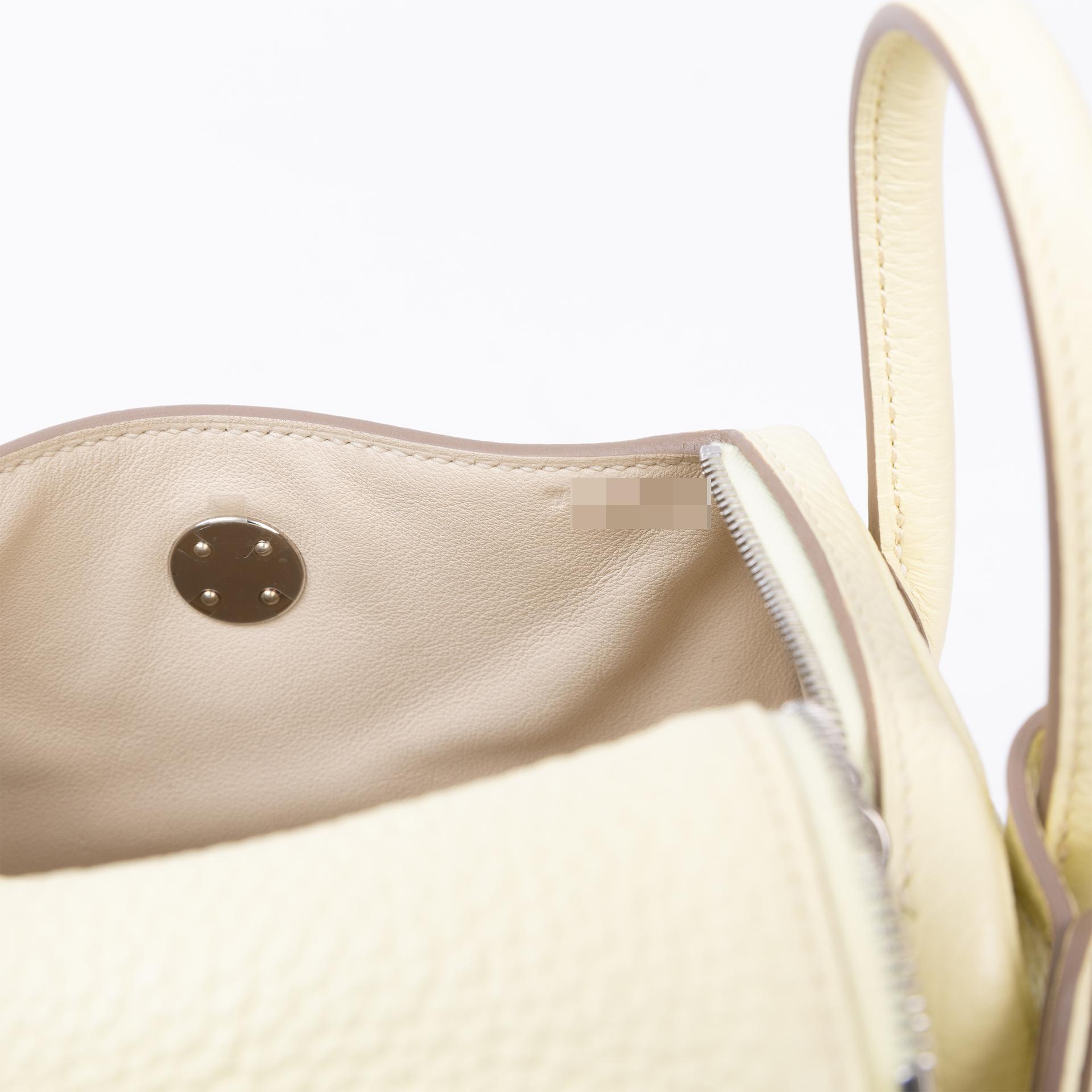Very Good ( Rank A) HERMÈS Mini Lindy II Jaune milton (i8) Clemence Palladium hardware W (2024) - 11