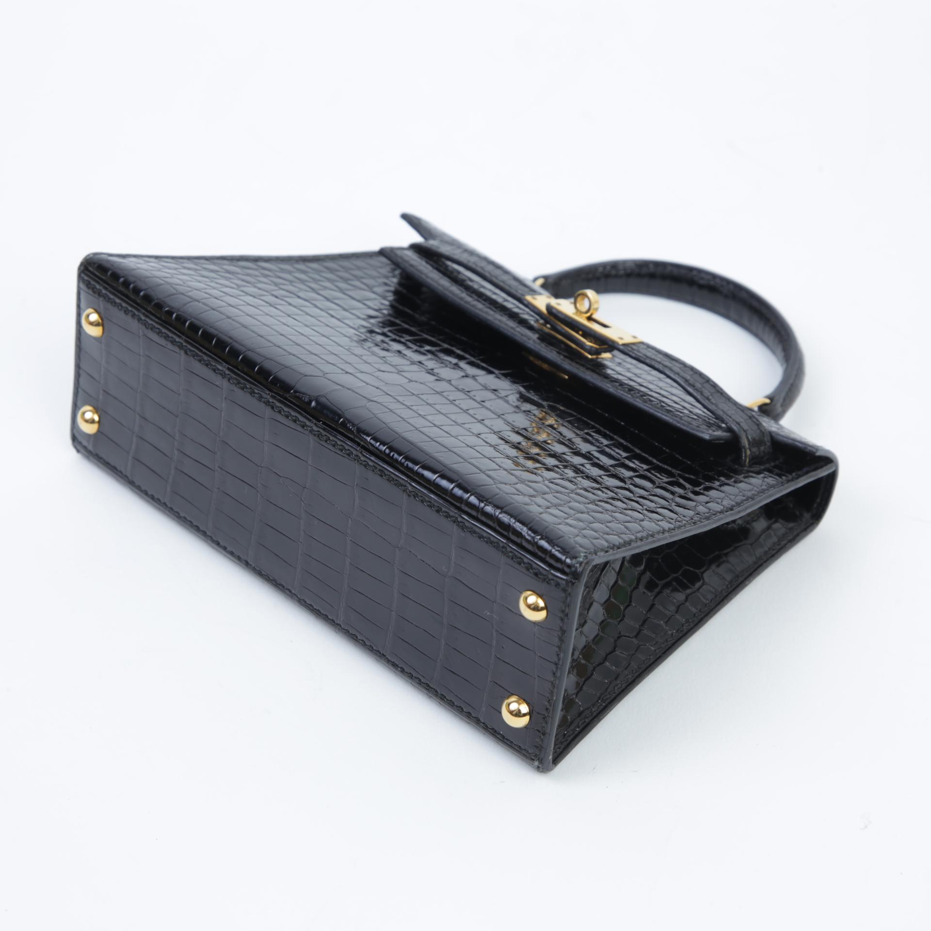 Good ( Rank AB) HERMÈS Mini Mini Kelly Black (89) Shiny Porosus Crocodile Gold hardware Circle V (1992) - 5