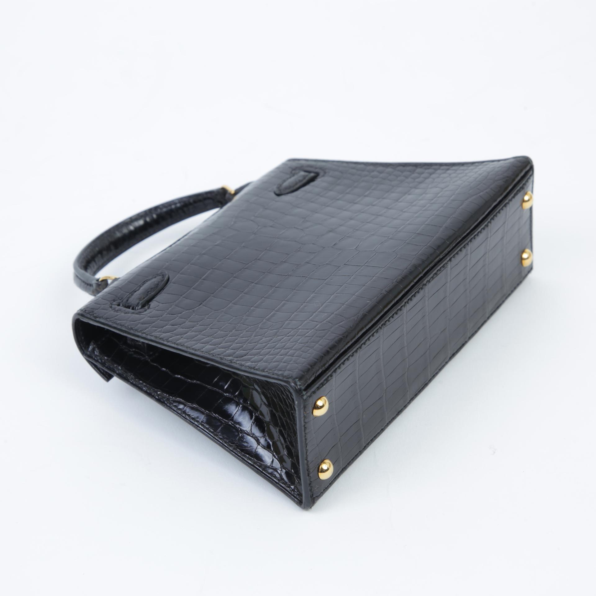Good ( Rank AB) HERMÈS Mini Mini Kelly Black (89) Shiny Porosus Crocodile Gold hardware Circle V (1992) - 6