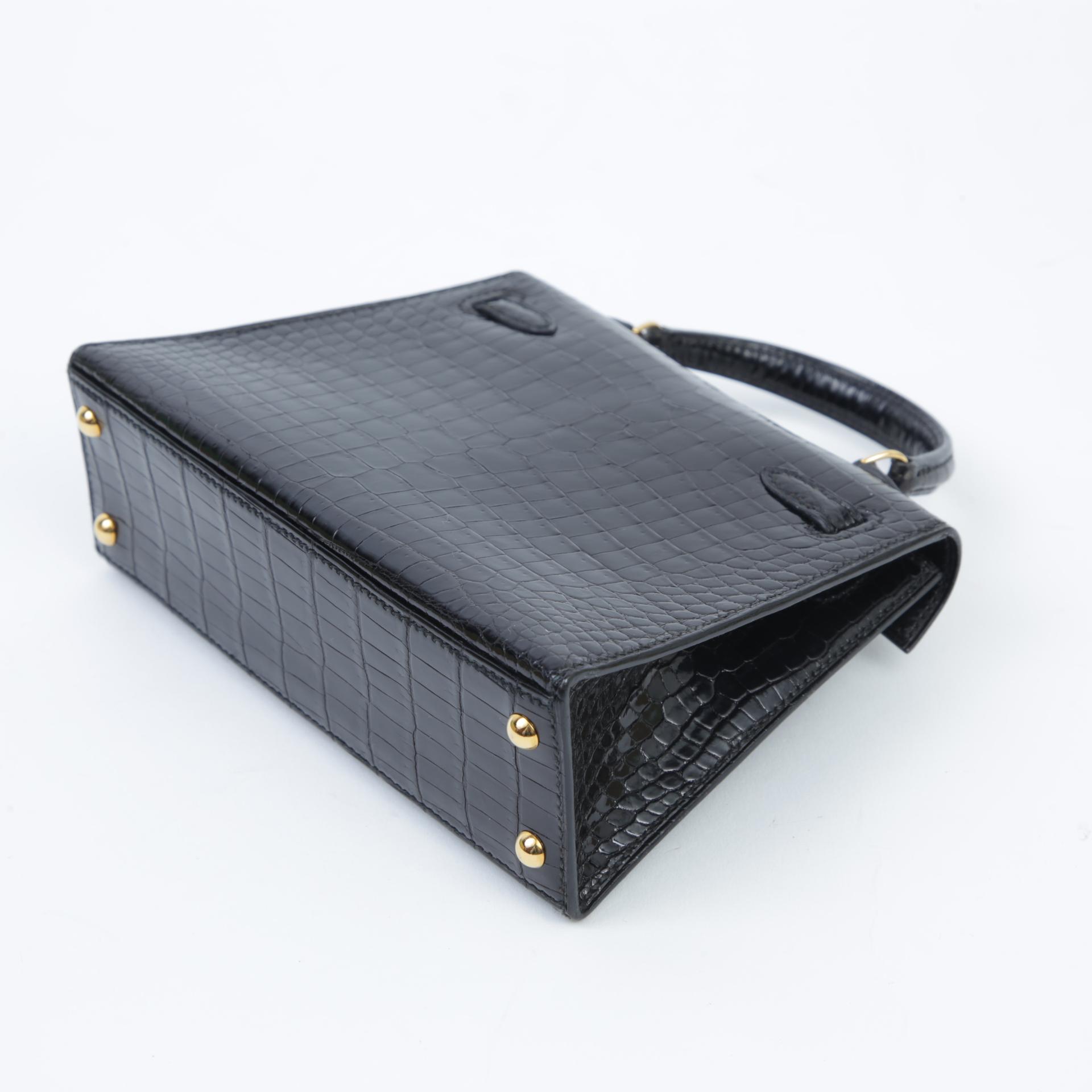 Good ( Rank AB) HERMÈS Mini Mini Kelly Black (89) Shiny Porosus Crocodile Gold hardware Circle V (1992) - 7