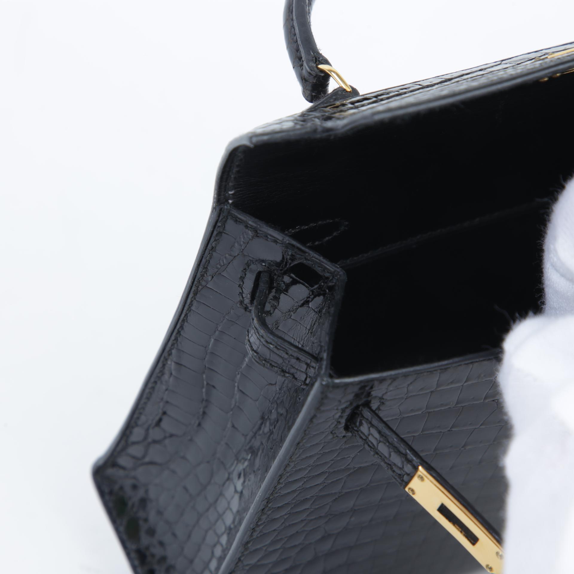 Good ( Rank AB) HERMÈS Mini Mini Kelly Black (89) Shiny Porosus Crocodile Gold hardware Circle V (1992) - 12
