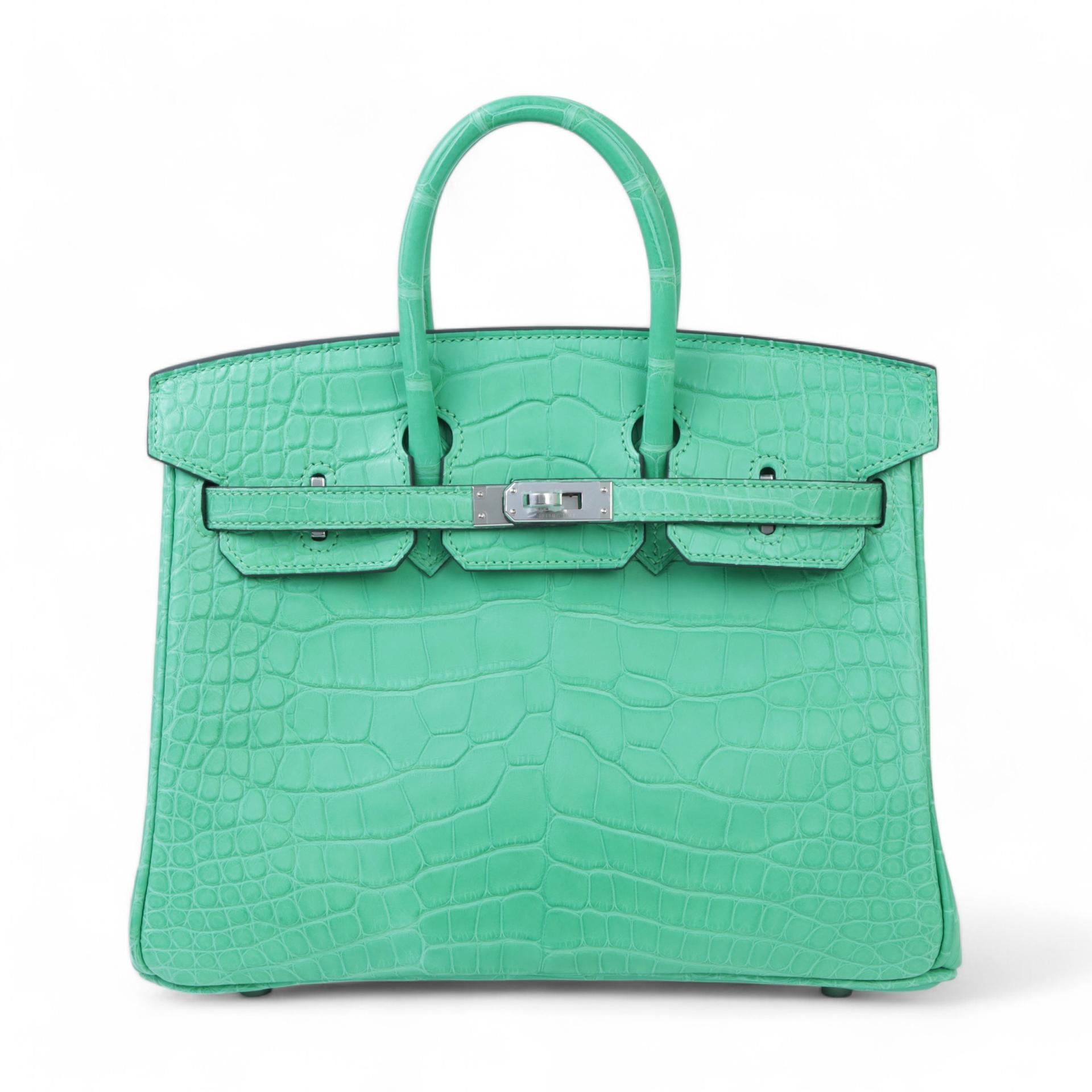 全新 HERMÈS 愛馬仕 Birkin 25 0Z 漫畫綠 Vert Comics □ 短吻鱷 霧面 銀扣 W刻 2024年 - 1