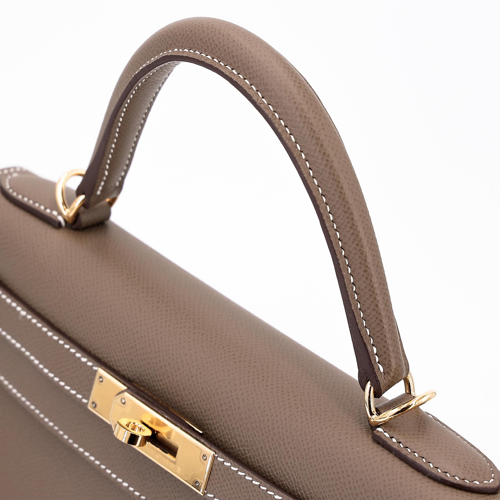 Excellent ( Rank SA ) HERMÈS Kelly 28 Sellier Etoupe (18) Epsom Gold hardware U (2022) - 3