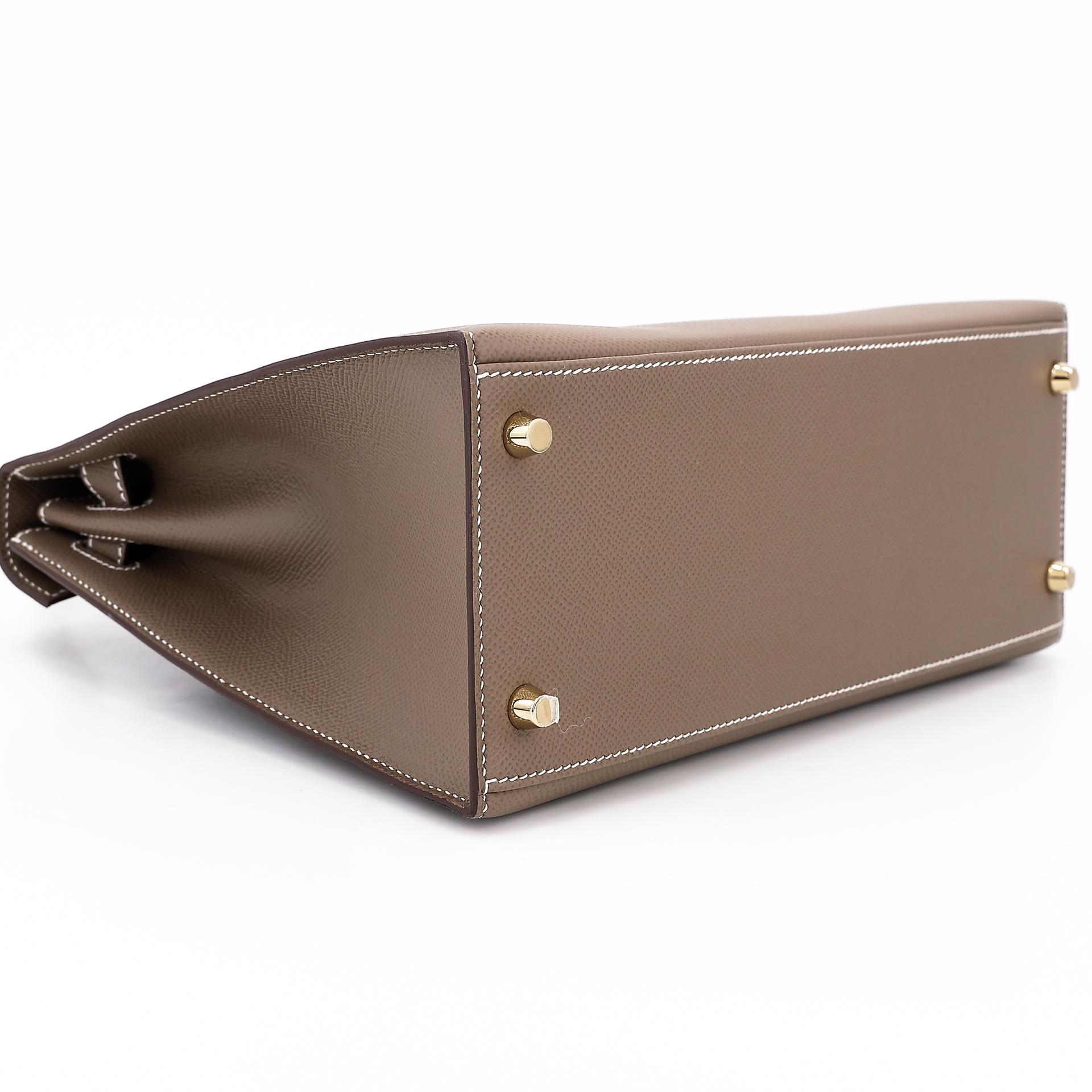 Excellent ( Rank SA ) HERMÈS Kelly 28 Sellier Etoupe (18) Epsom Gold hardware U (2022) - 7