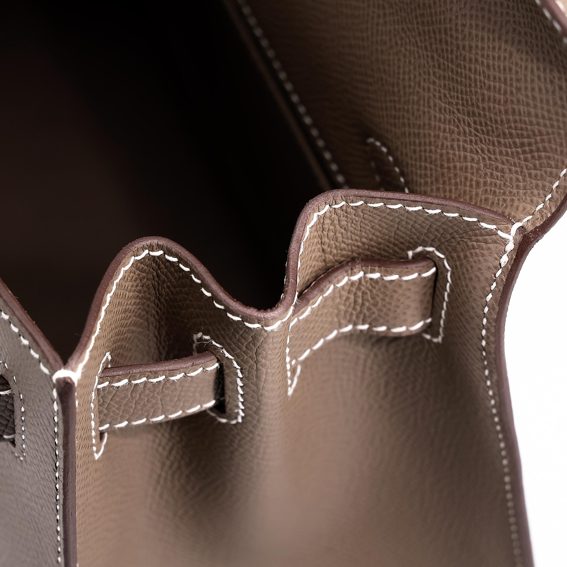 Excellent ( Rank SA ) HERMÈS Kelly 28 Sellier Etoupe (18) Epsom Gold hardware U (2022) - 22