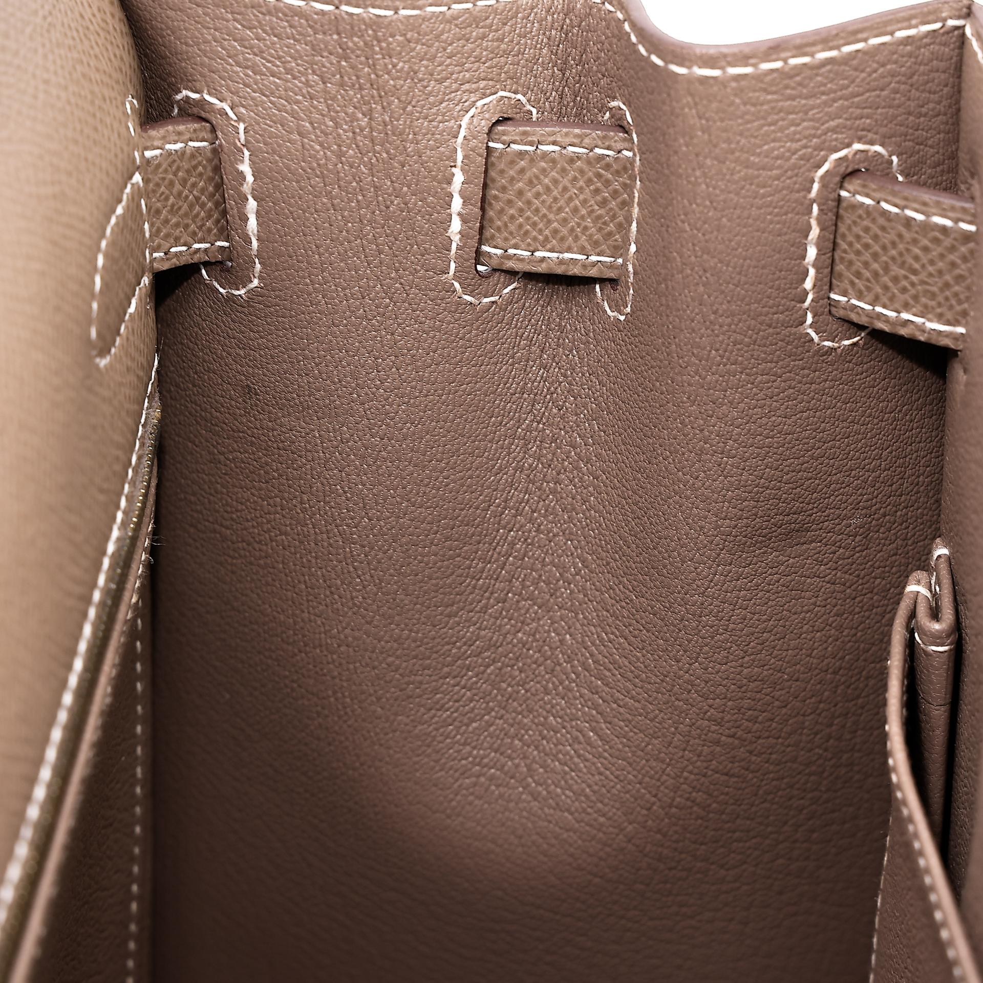 Excellent ( Rank SA ) HERMÈS Kelly 28 Sellier Etoupe (18) Epsom Gold hardware U (2022) - 25
