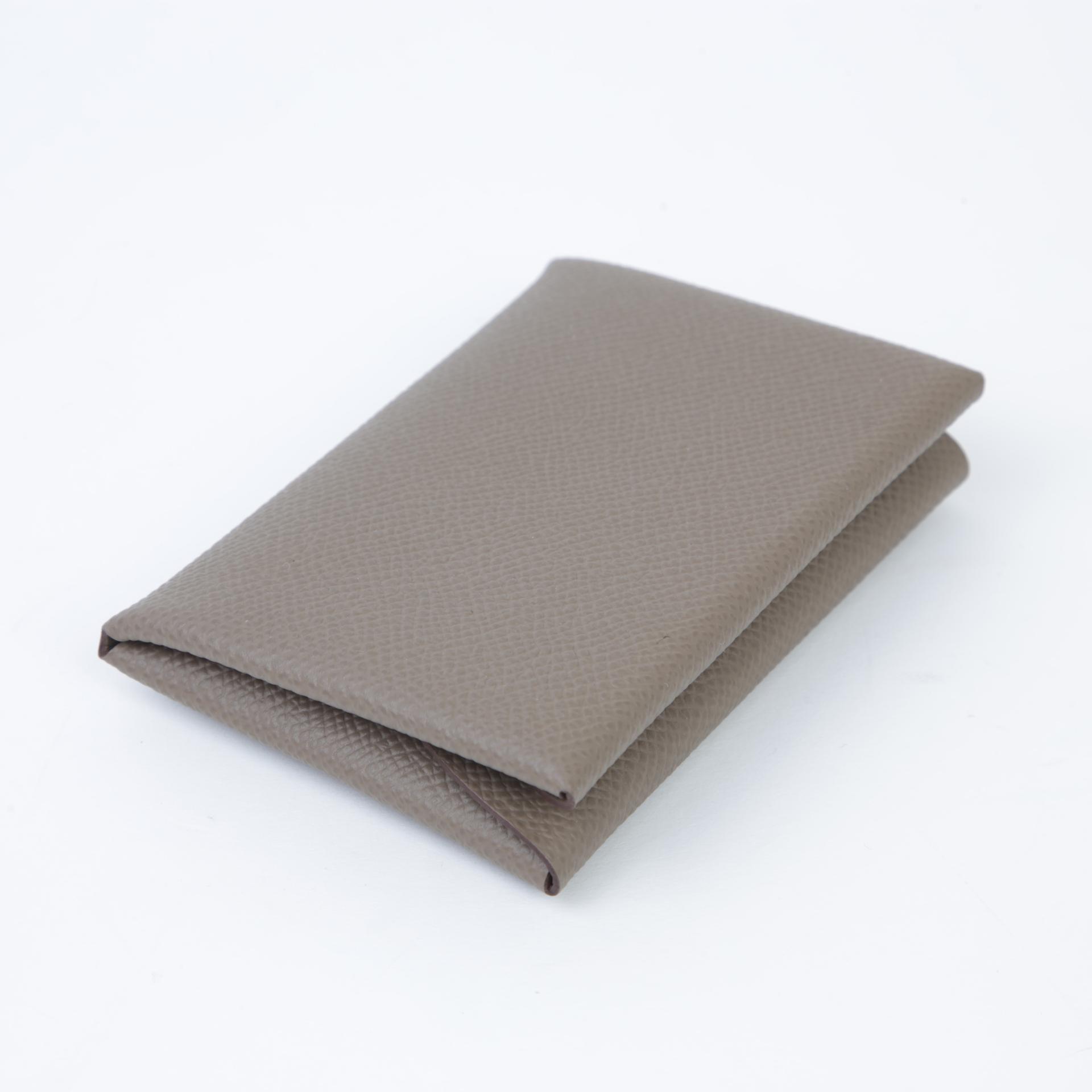 Brand New ( Rank N ) HERMÈS Calvi Duo card holder Etoupe (18) Epsom W (2024) - 5