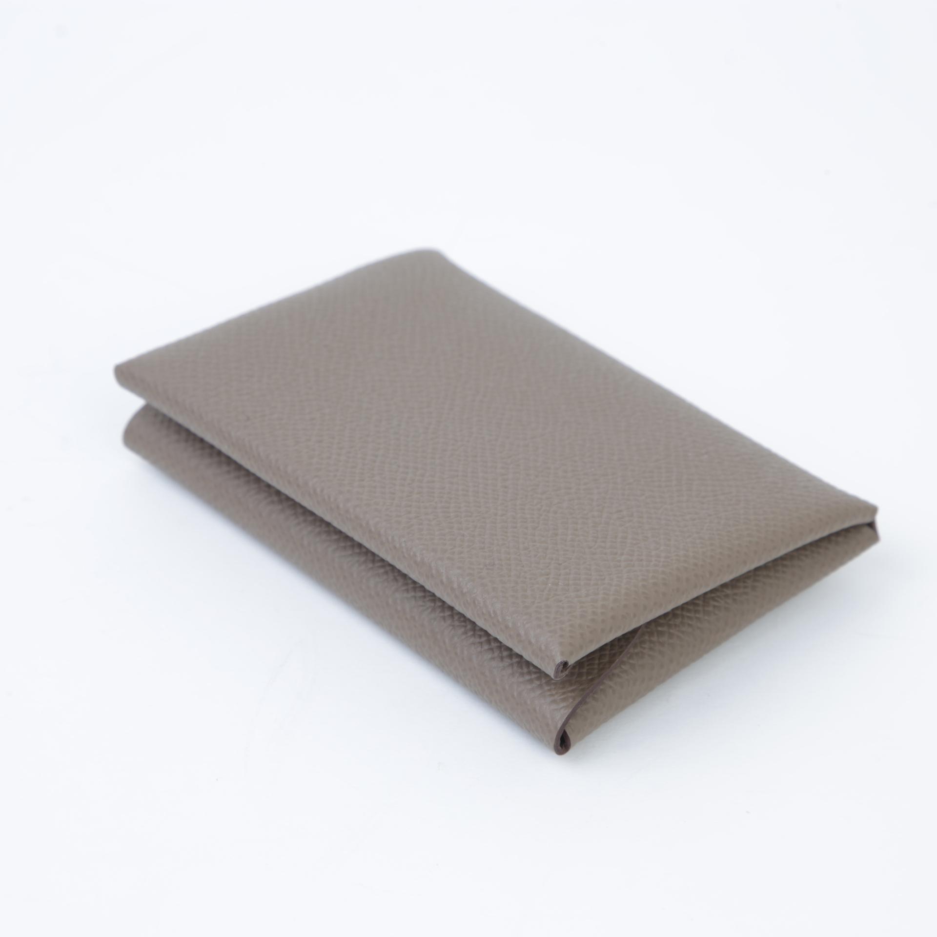 Brand New ( Rank N ) HERMÈS Calvi Duo card holder Etoupe (18) Epsom W (2024) - 6