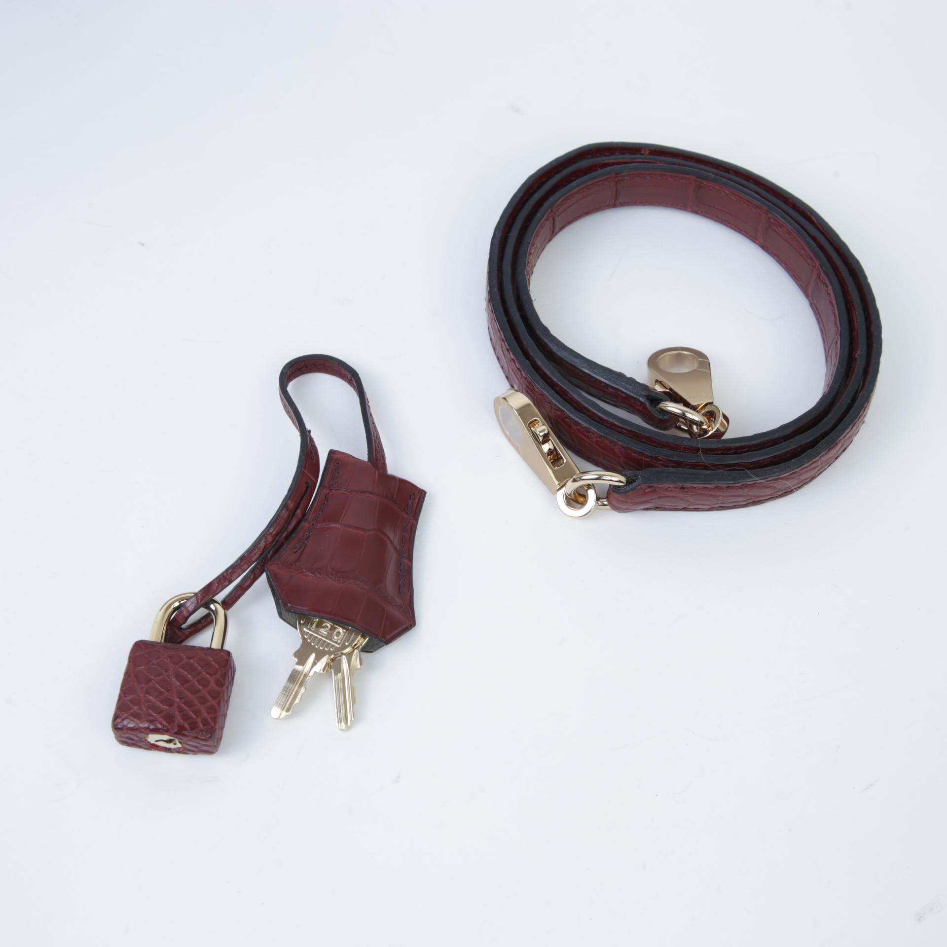Excellent ( Rank SA ) HERMÈS Kelly 25 Gris Perle (80) Rouge H (55) Matte Alligator Permabrass hardware D (2019) - 14