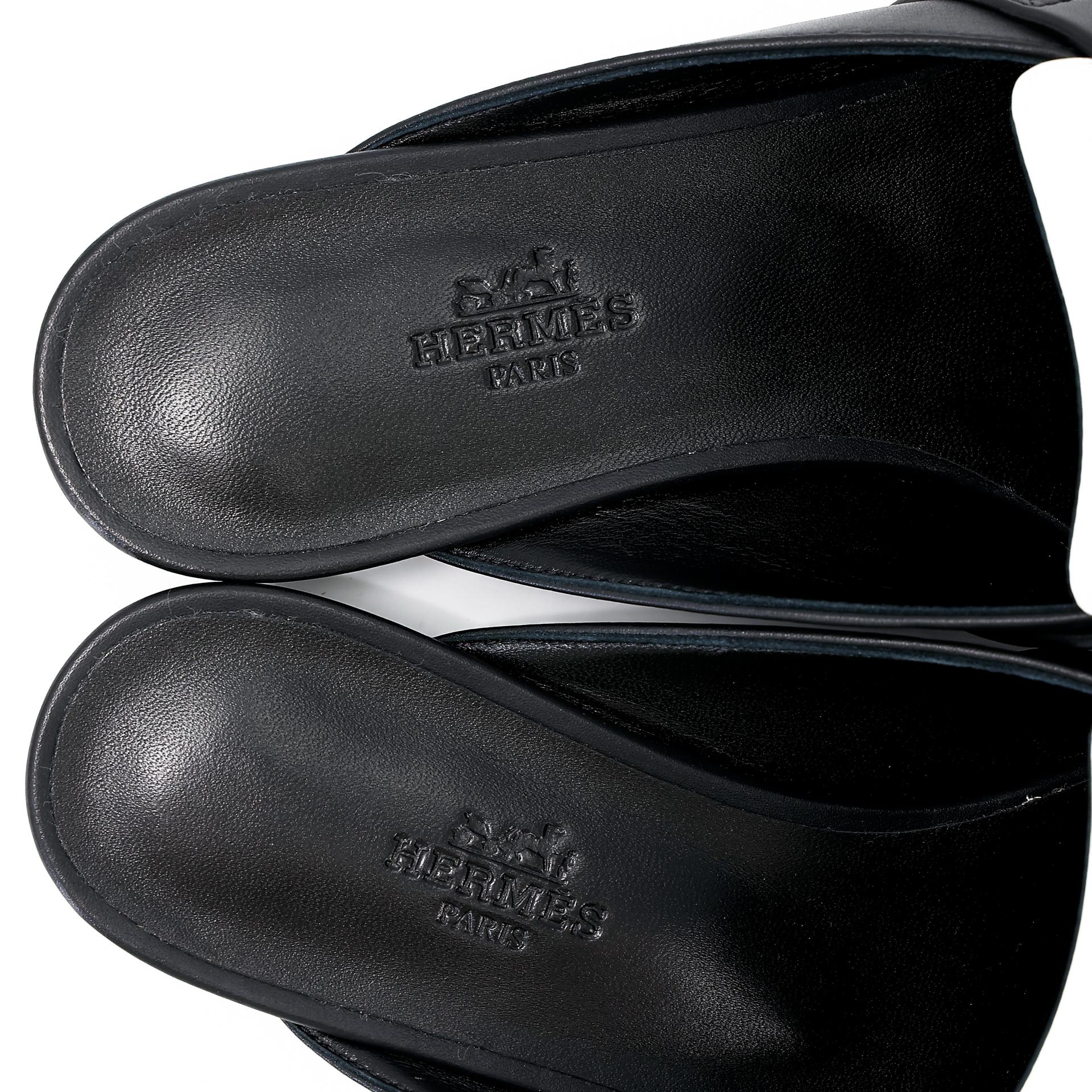Brand New ( Rank N ) HERMÈS Oz mule Black (89) White (01) Calfskin Palladium hardware - 16